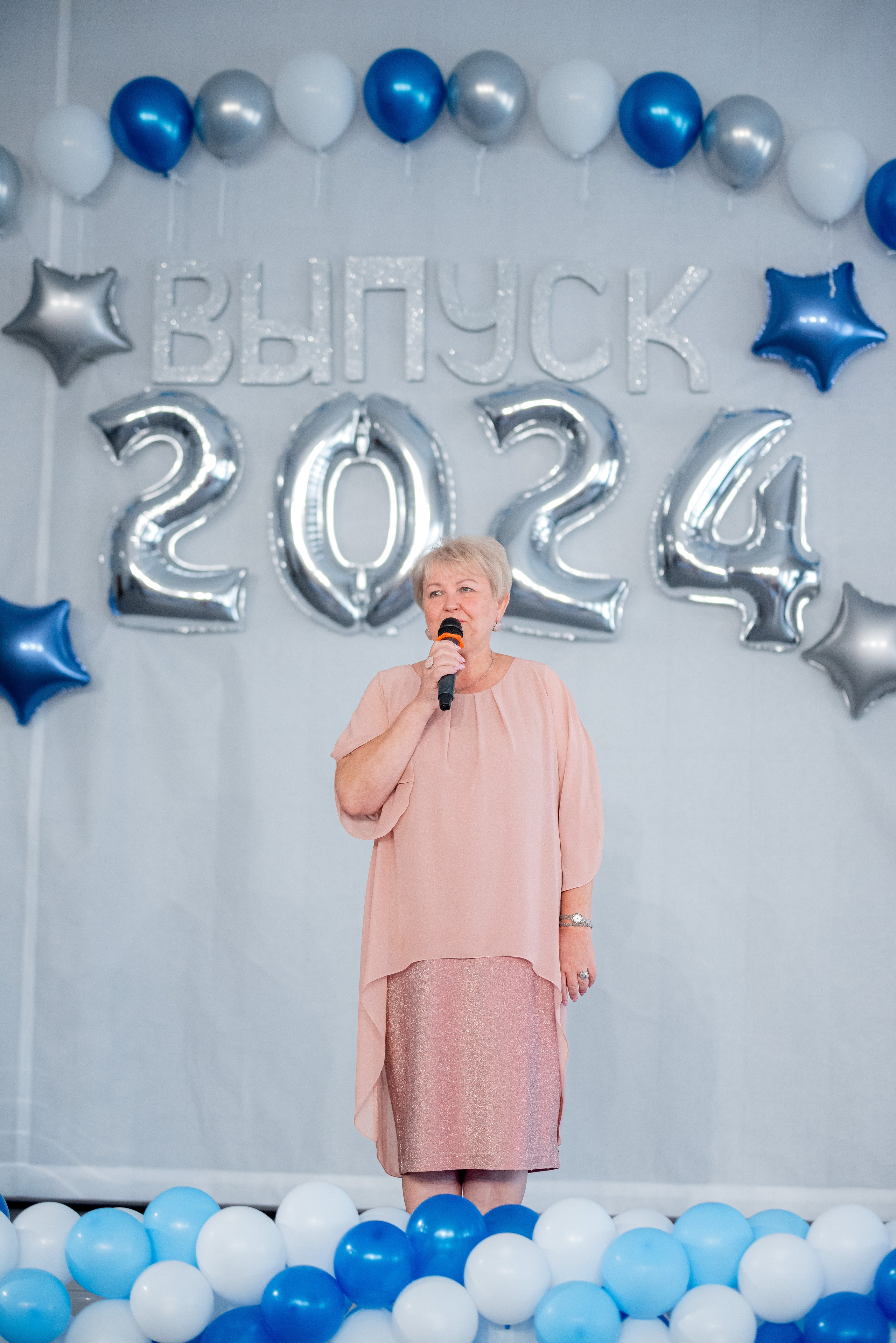 86 школа. Вручение. ДК Тракторозаводского района. Фотограф в Волгограде и Волжском Александр Горбань