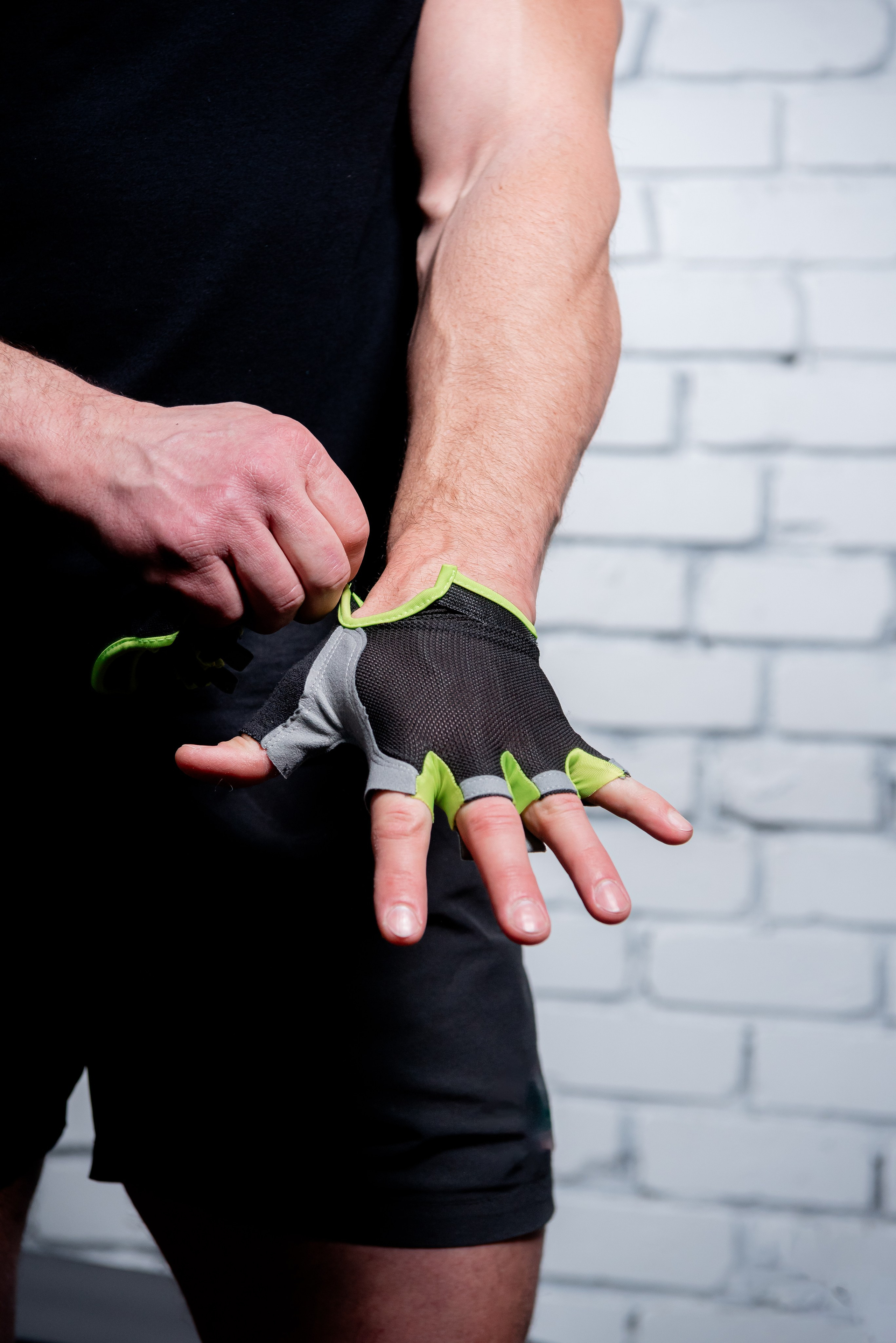 Перчатки для занятий спортом. Фотограф в Волгограде и Волжском Александр Горбань