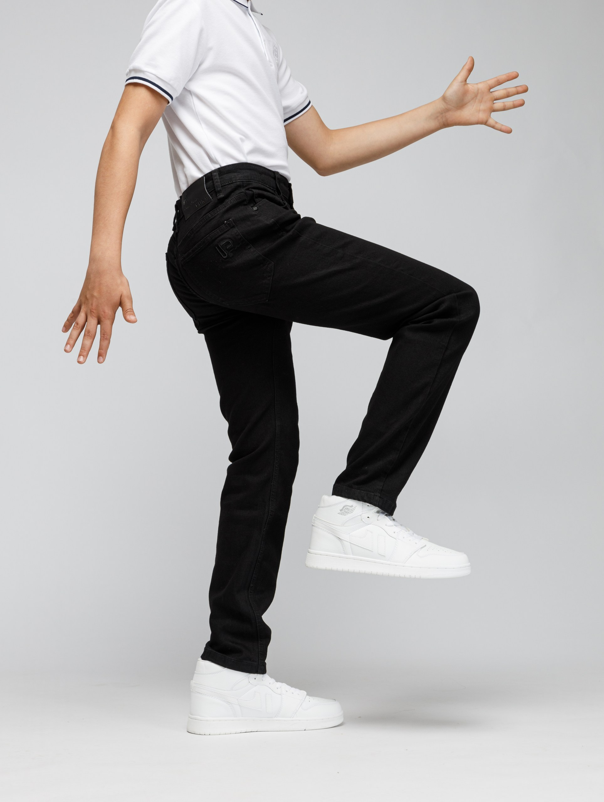 Съёмка зимней и школьной одежды фирмы Индиго джинс для WB. Студия коммерческой съемки ХВОЯ