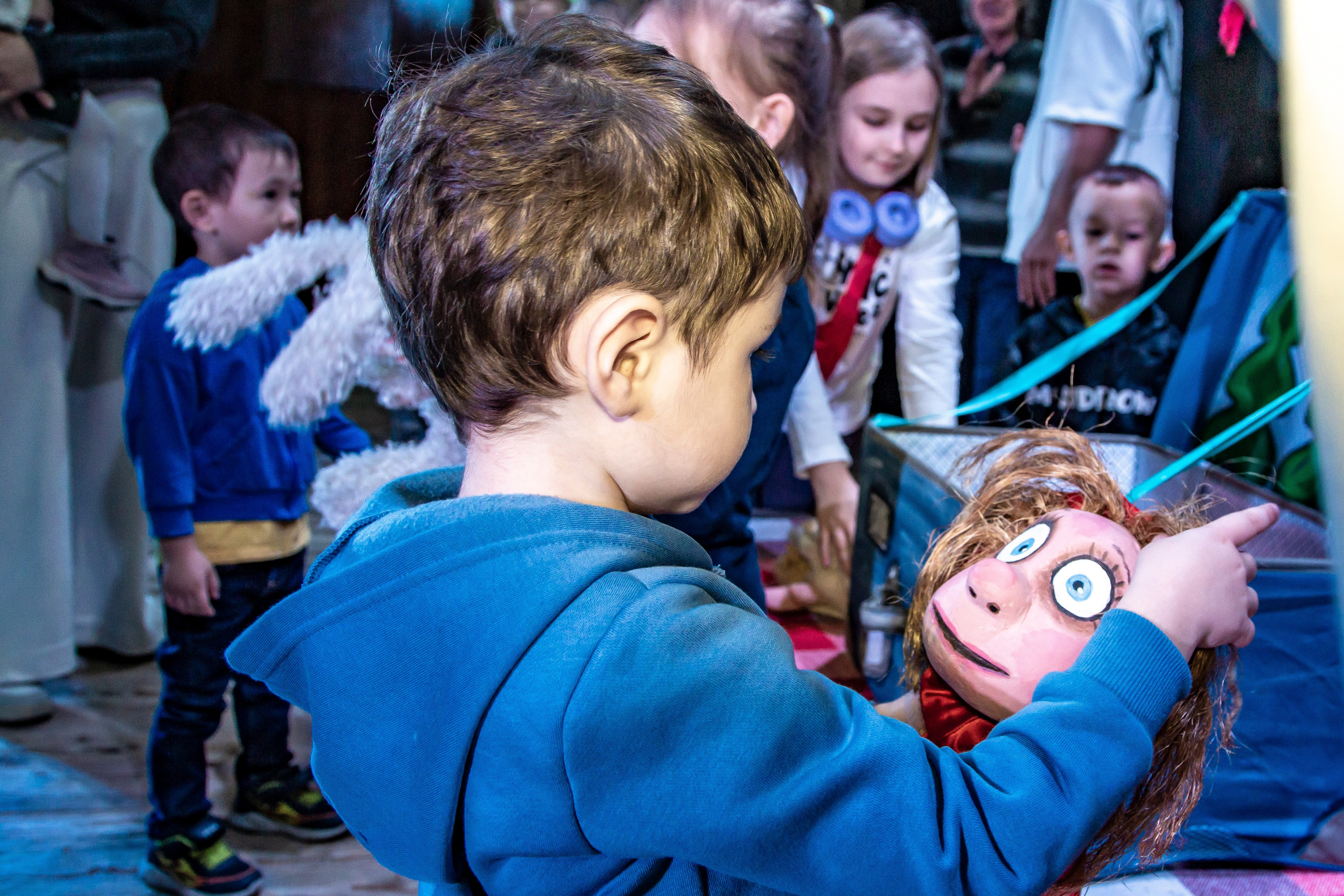 Спектакль театра Саквояж О Красной шапочке. Фотограф в Сочи Юрий Шептаев