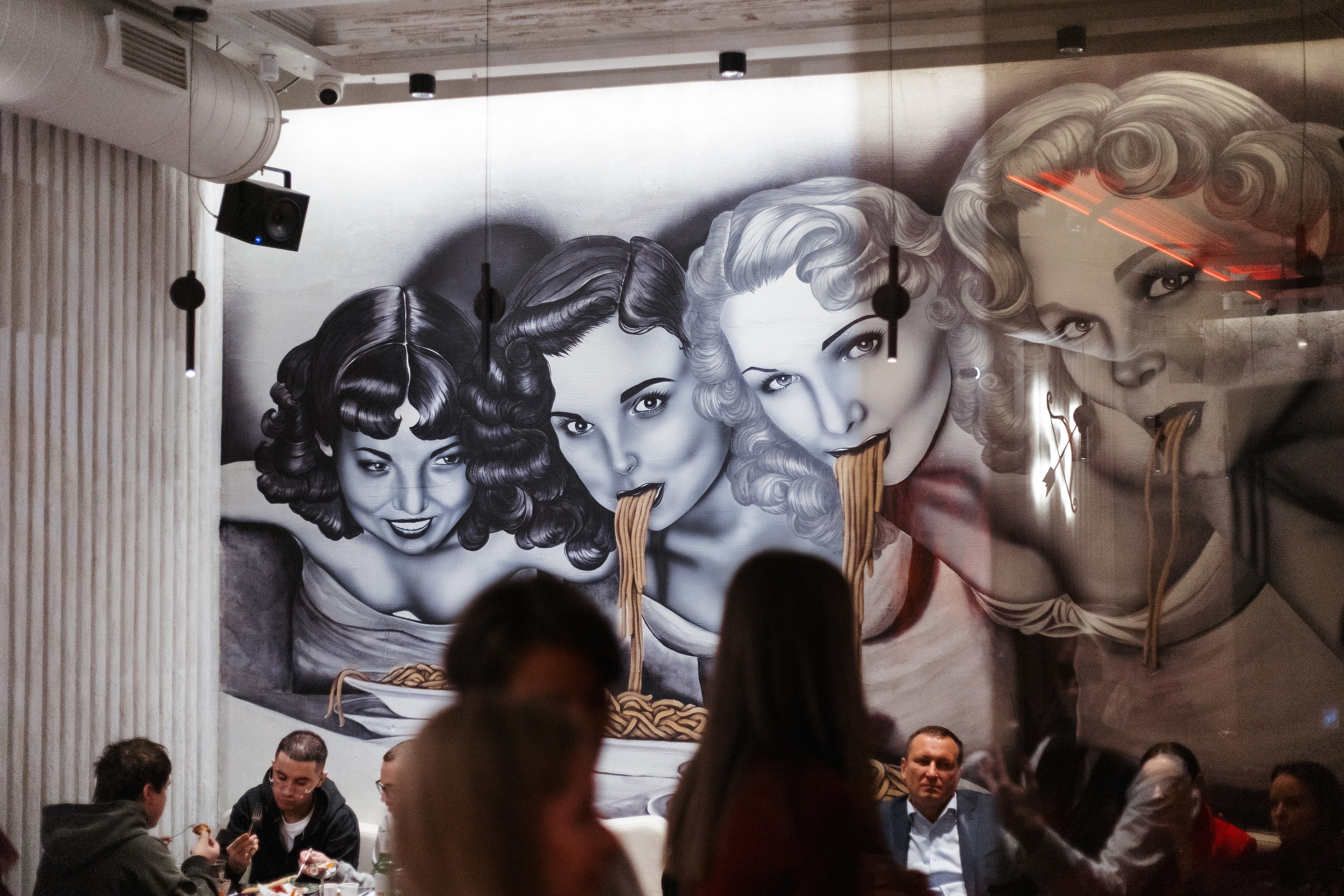 AMORE ОТКРЫТИЕ — DAY II. СВОИ. ФОТООТЧЕТЫ-СОБЫТИЯ-МЕСТА