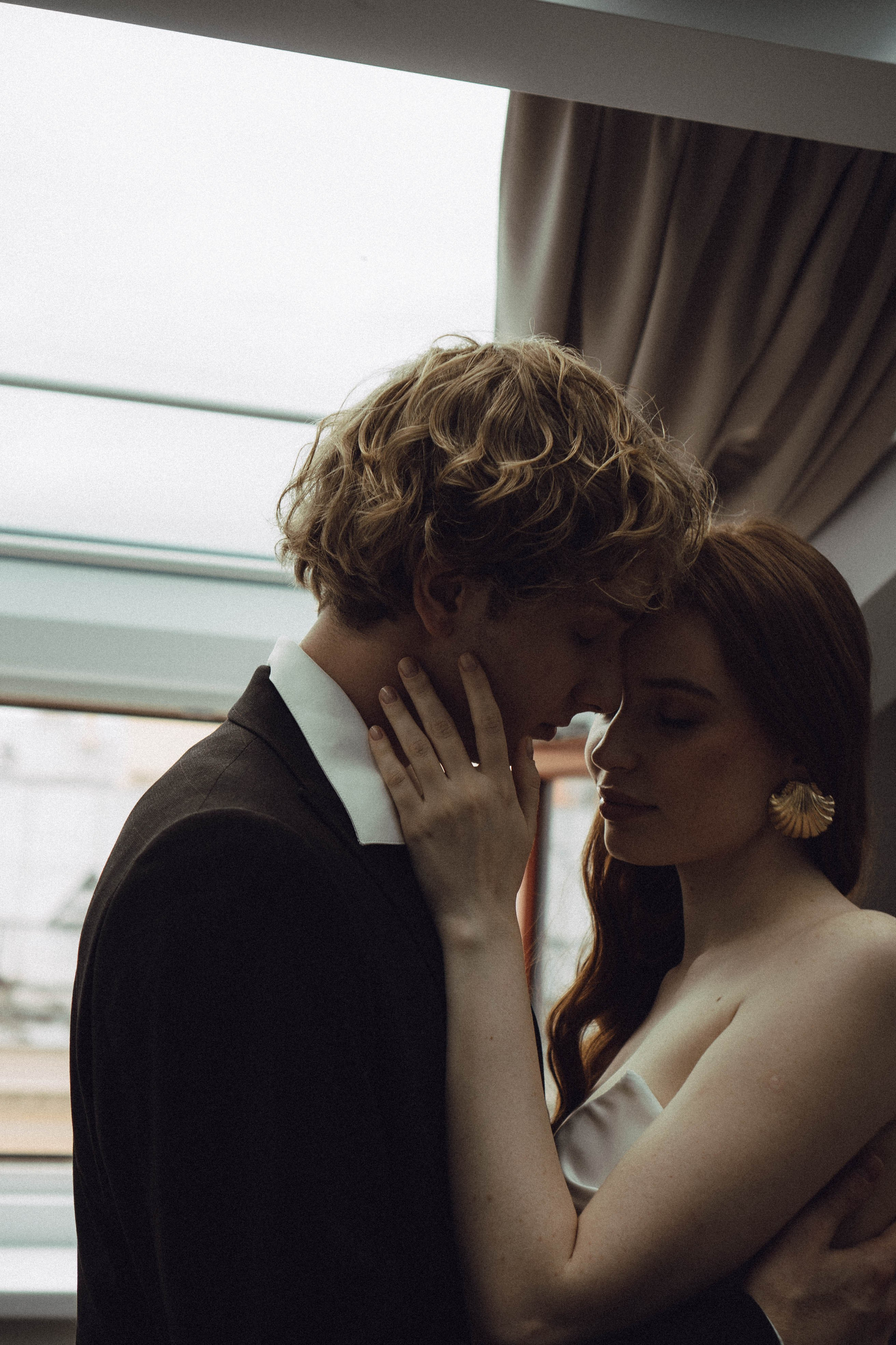 СВАДЕБНАЯ СЬЕМКА В ОТЕЛЕ. СБОРЫ ЖЕНИХА И НЕВЕСТЫ И ТАКЖЕ ТОР И ПОДГОТОВКА К ПРОГУЛКЕ. Профессиональный фотограф, Санкт-Петербург — Виктория Богомолова