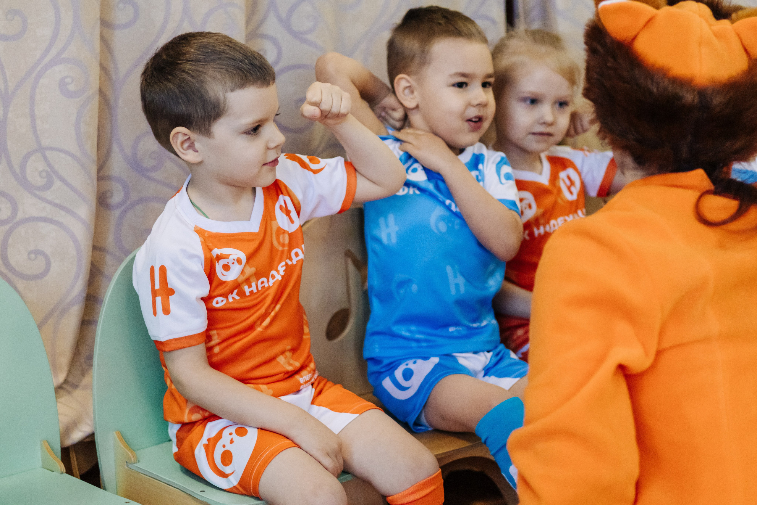 Фотосессия с кубком в детских садах г. Магнитогорска. Денис Прохоров Фотограф в г. Магнитогорск