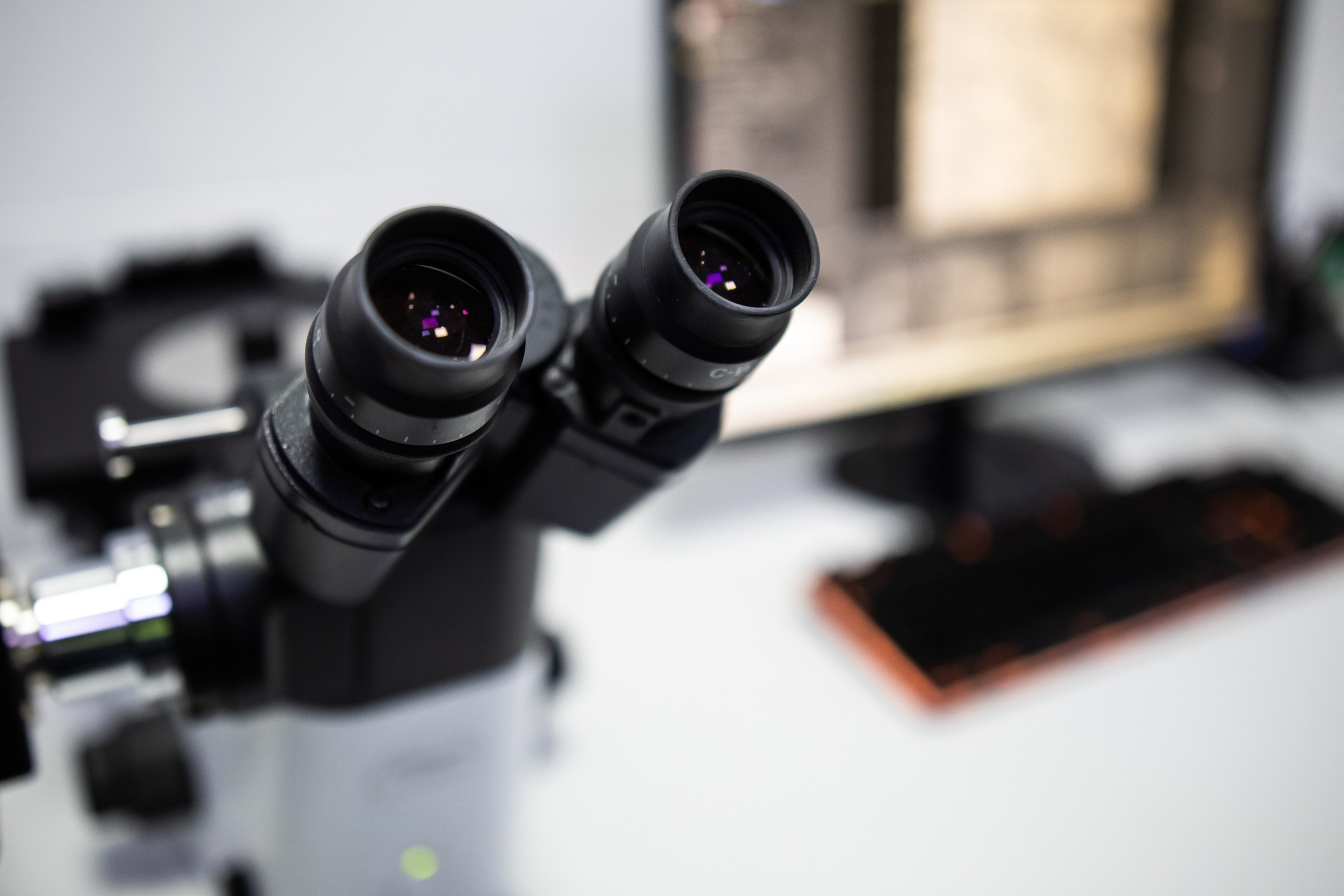 На фото оборудование для проверки качества продукции