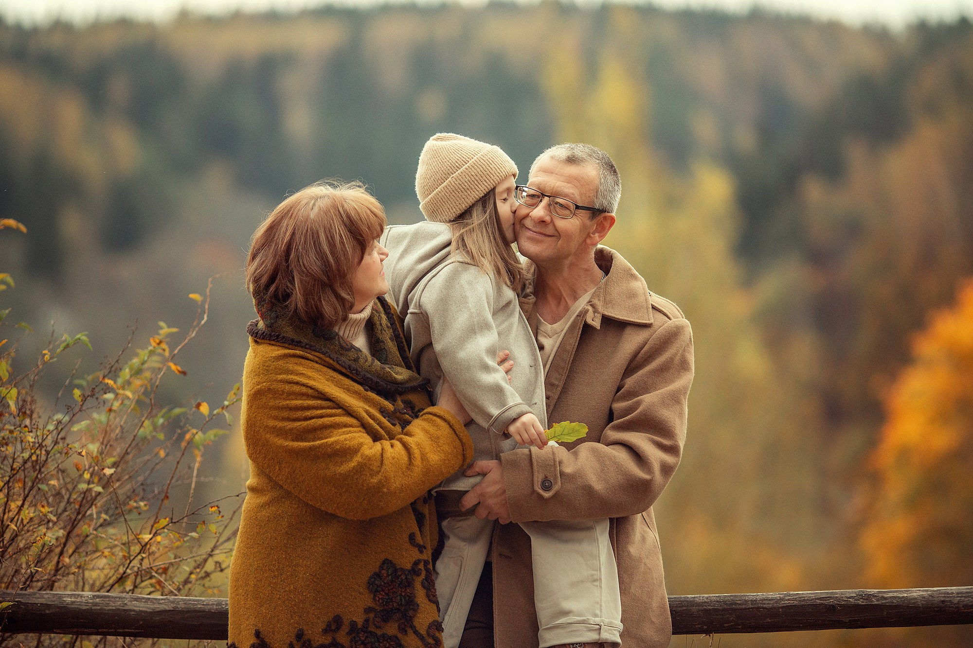 Фотосессия большой семьи в красивейших осенних пейзажах. Семейный фотограф Татьяна Надеждина | Москва, Московская область, Ярославль