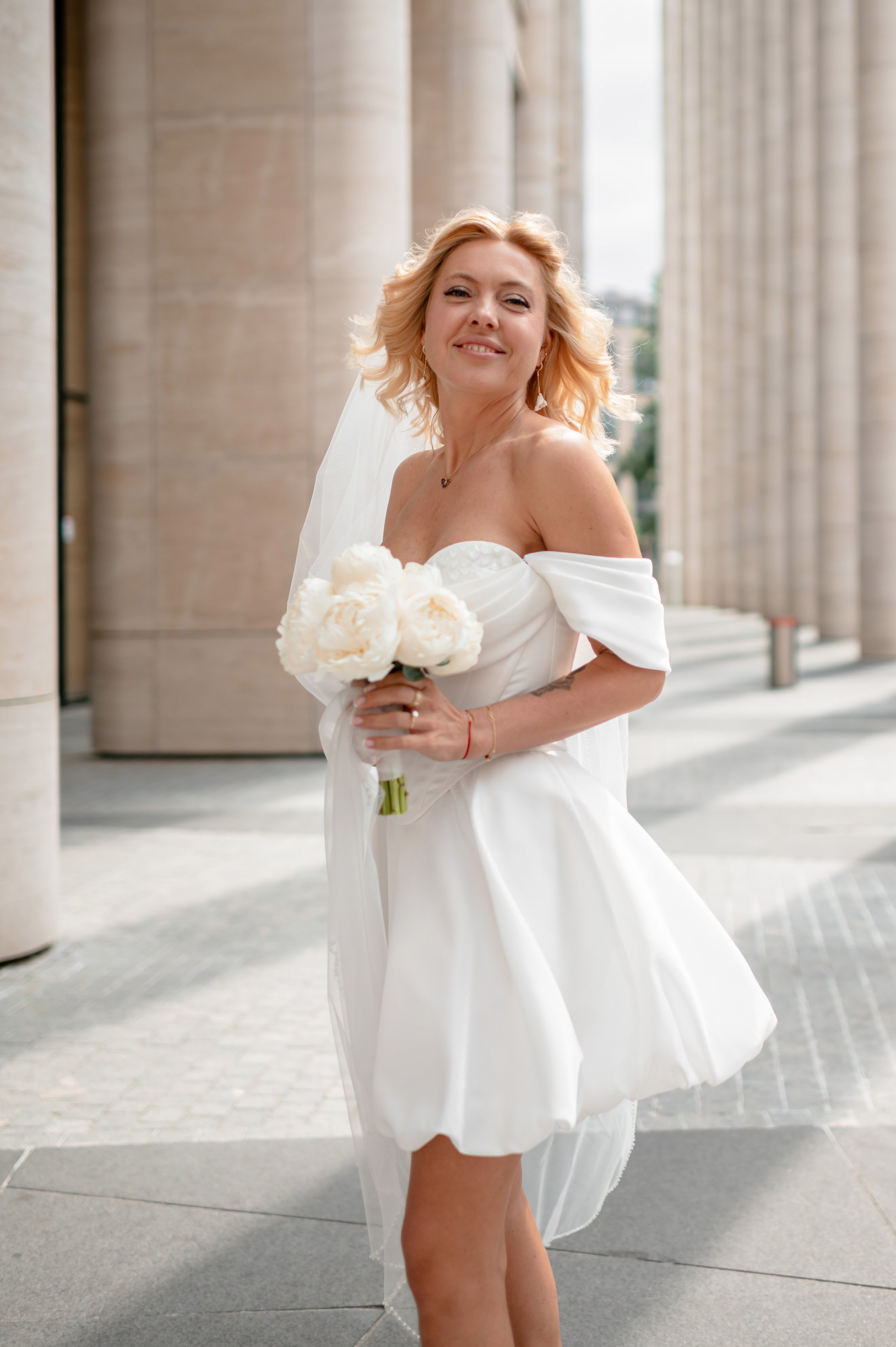 Юлия и Павел (сборы невесты, Невская ратуша, красный Buick, прогулка по рекам на катере). Портретный, семейный и свадебный фотограф в Санкт-Петербурге и в Пушкине Ширяев Денис