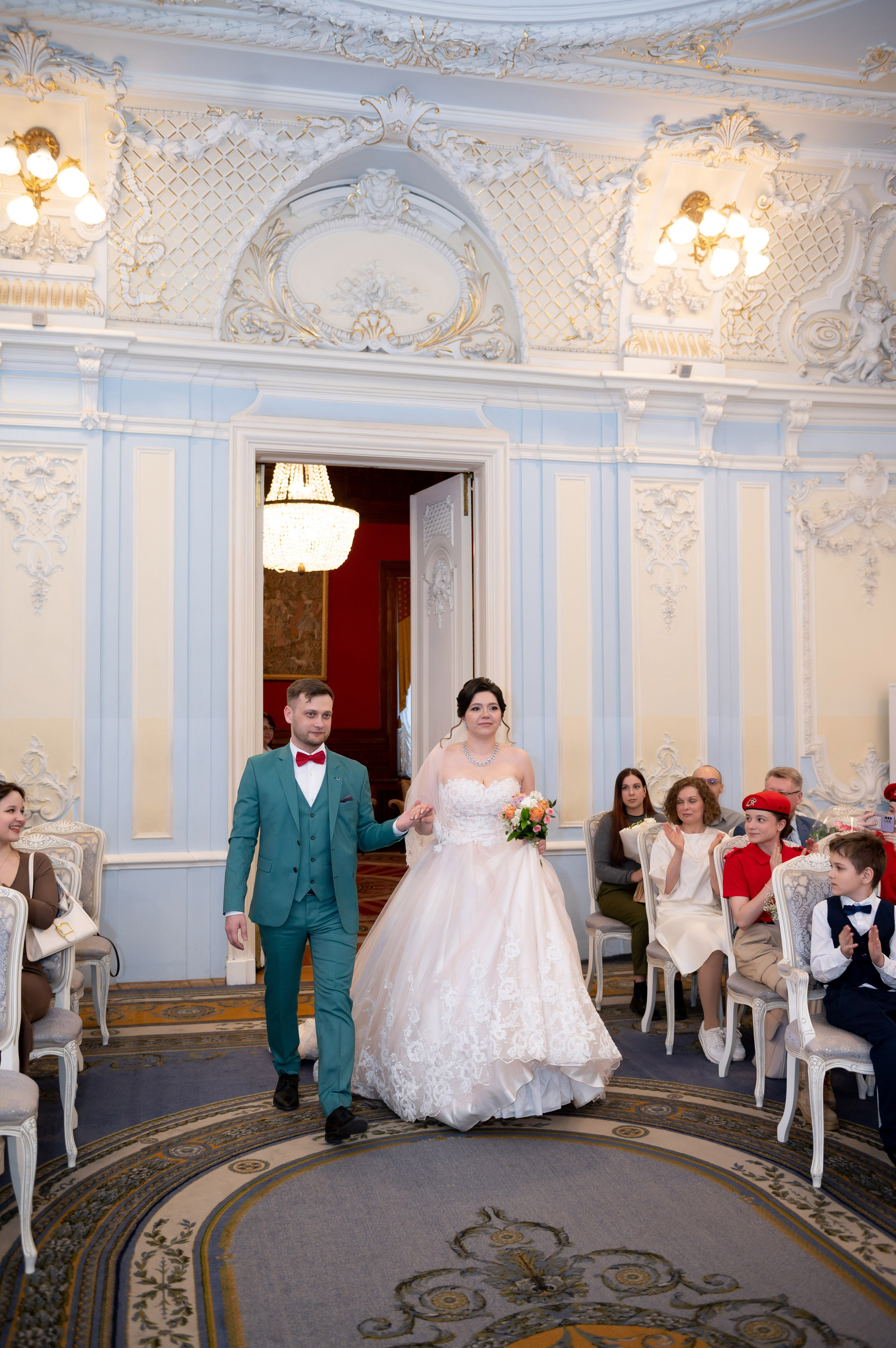 Самая красивая свадебная фотосессия в Эрмитаже. Лучшие свадебные фотографии в Эрмитажа. Портретный, семейный и свадебный фотограф в Санкт-Петербурге и в Пушкине Ширяев Денис