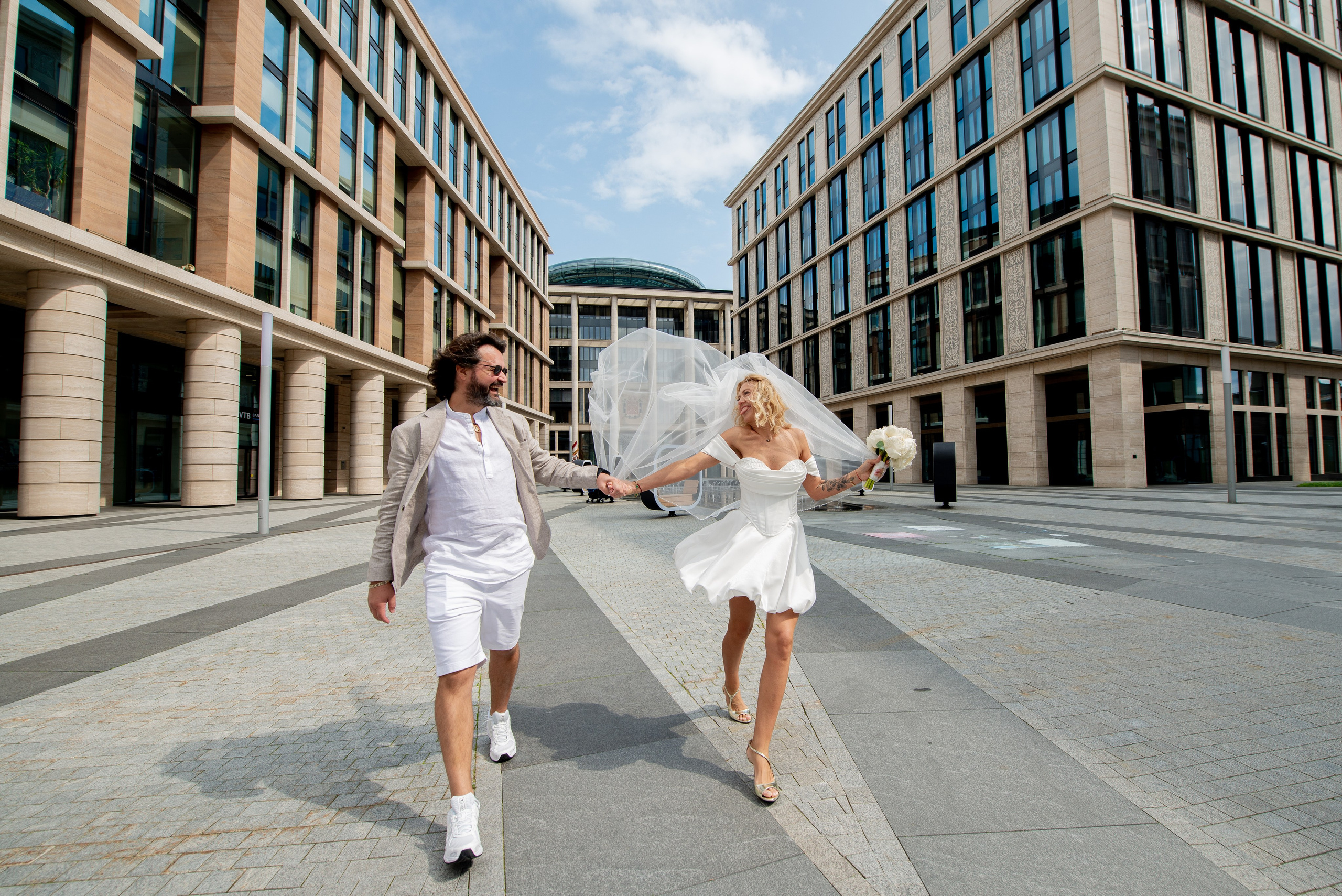 Юлия и Павел (сборы невесты, Невская ратуша, красный Buick, прогулка по рекам на катере). Портретный, семейный и свадебный фотограф в Санкт-Петербурге и в Пушкине Ширяев Денис