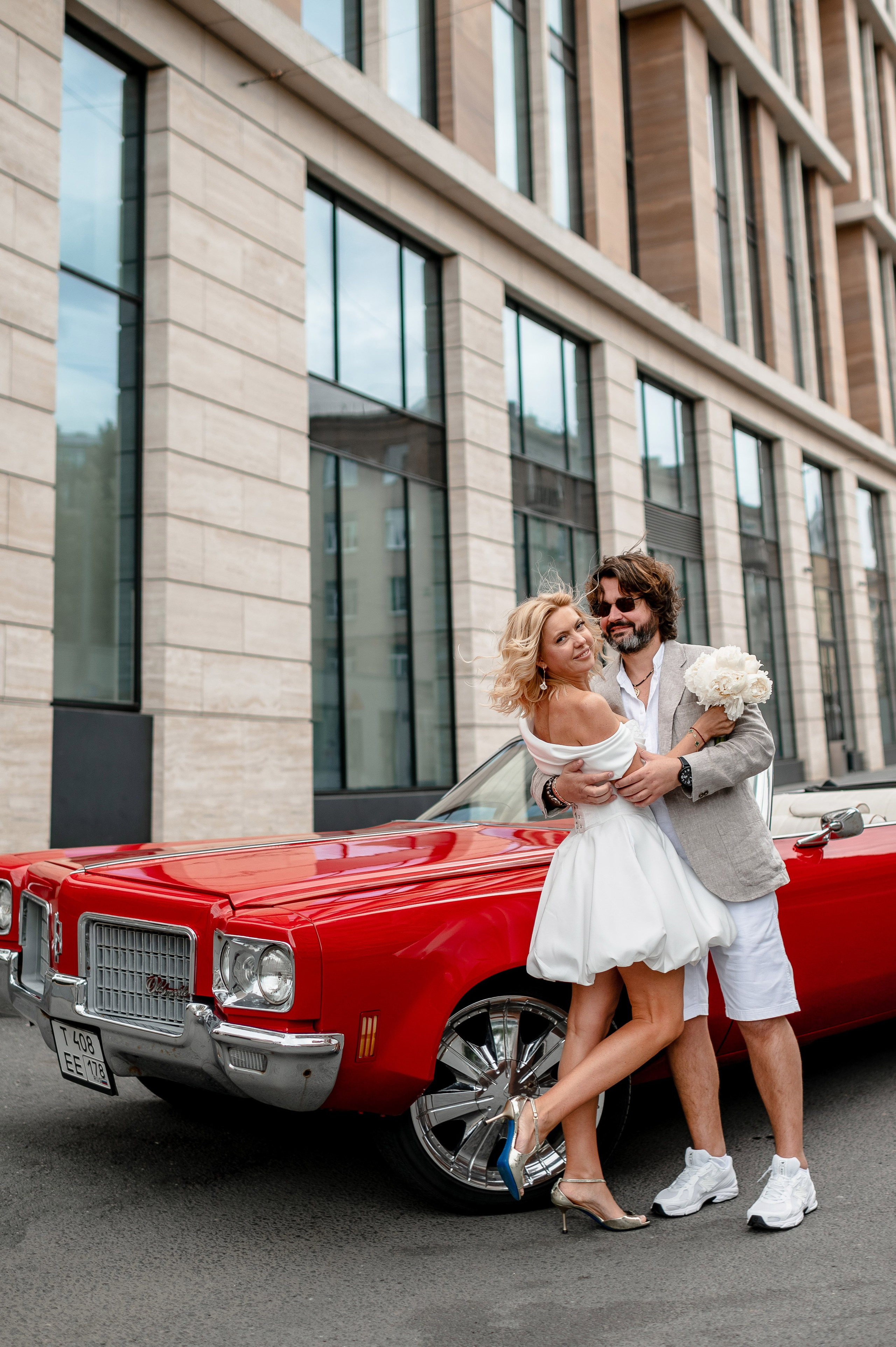 Юлия и Павел (сборы невесты, Невская ратуша, красный Buick, прогулка по рекам на катере). Портретный, семейный и свадебный фотограф в Санкт-Петербурге и в Пушкине Ширяев Денис