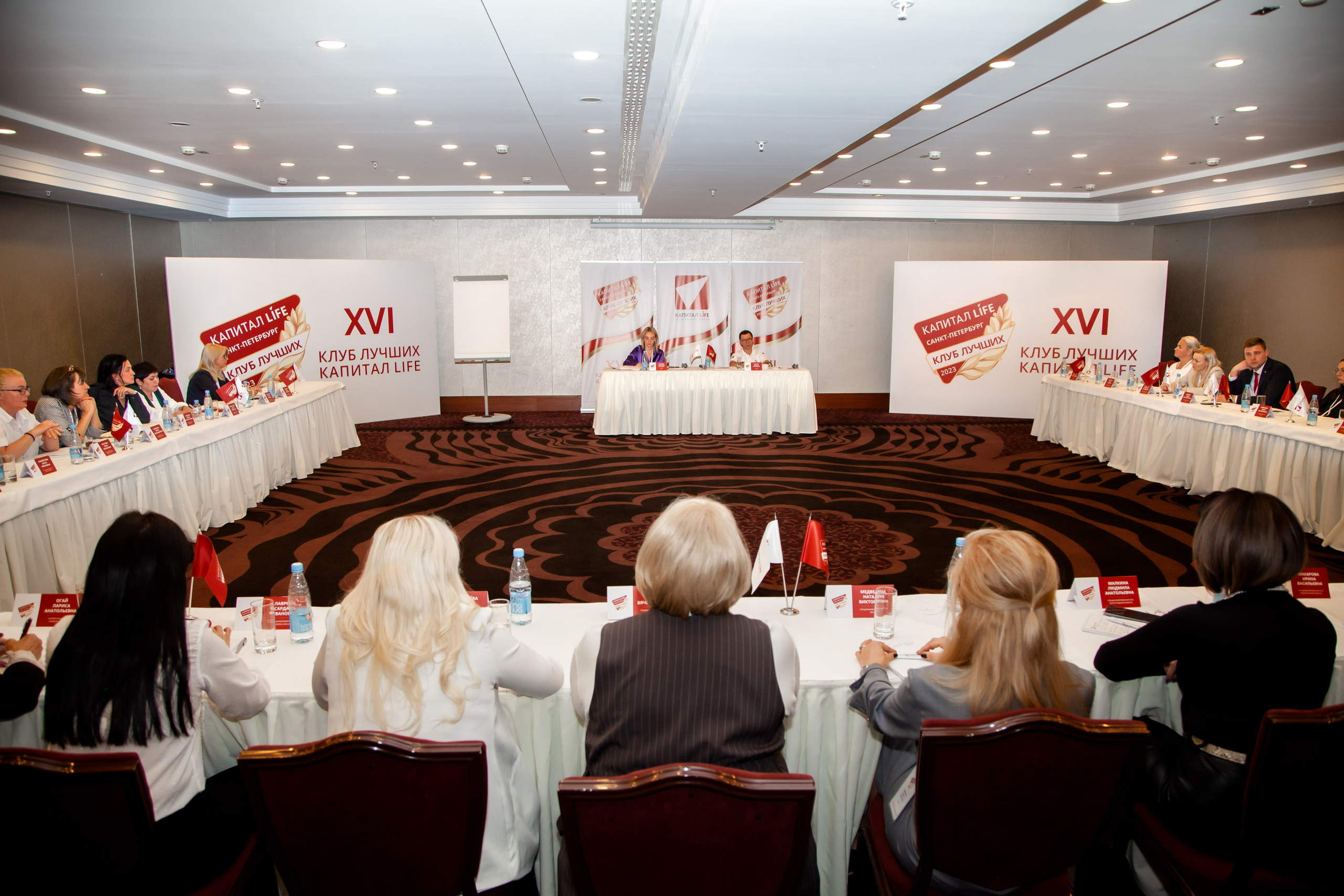 Капитал Life — Клуб Лучших в СПб. Двойняшки-фотографы Анна и Анастасия в Санкт-Петербурге