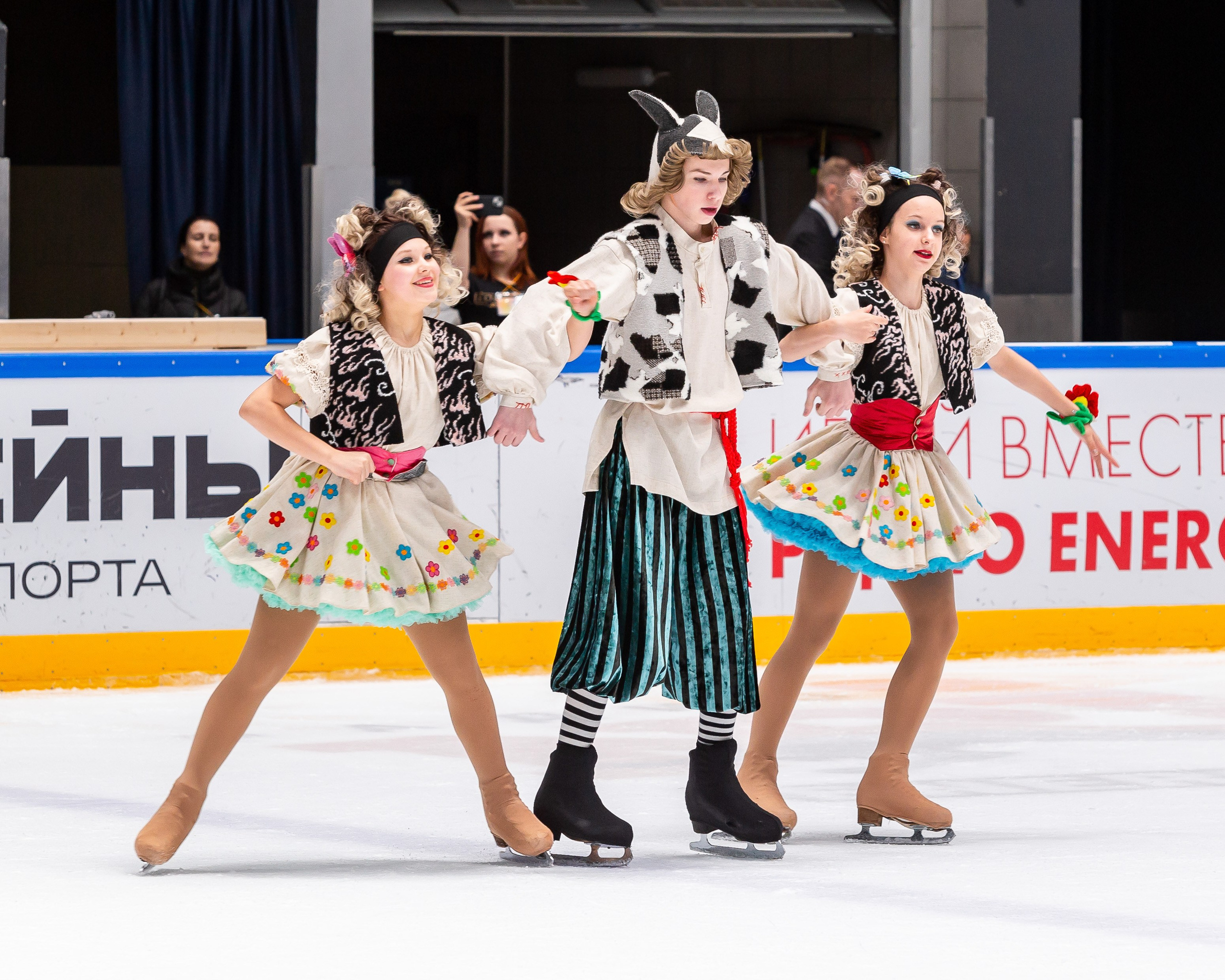 VII Ежегодный фестиваль массовых танцев на льду и фигурного катания «Петровский лёд» Санкт-Петербург. Репортажный фотограф в Москве