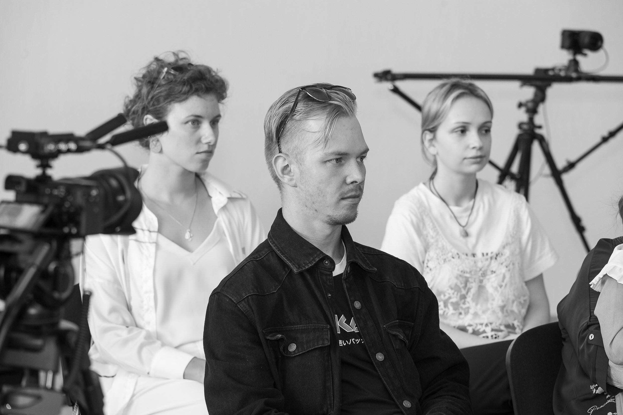 Проект «Уехать нельзя, остаться»