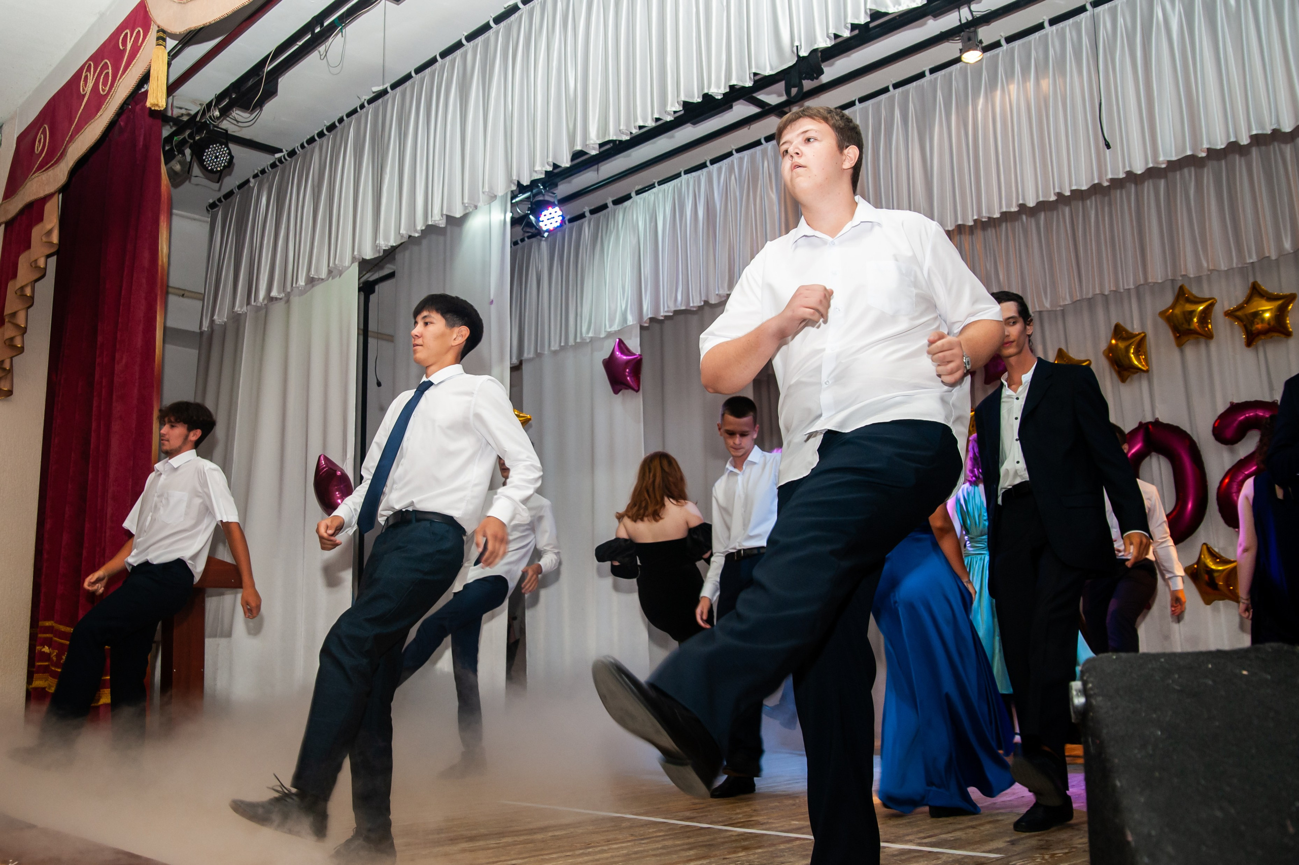 Выпускной МАОУ СОШ № 17 им. Эдуарда Есаяна. Свадебный и семейный фотограф Денис Лукьянов в Краснодаре, Краснодарском крае и Республике Крым