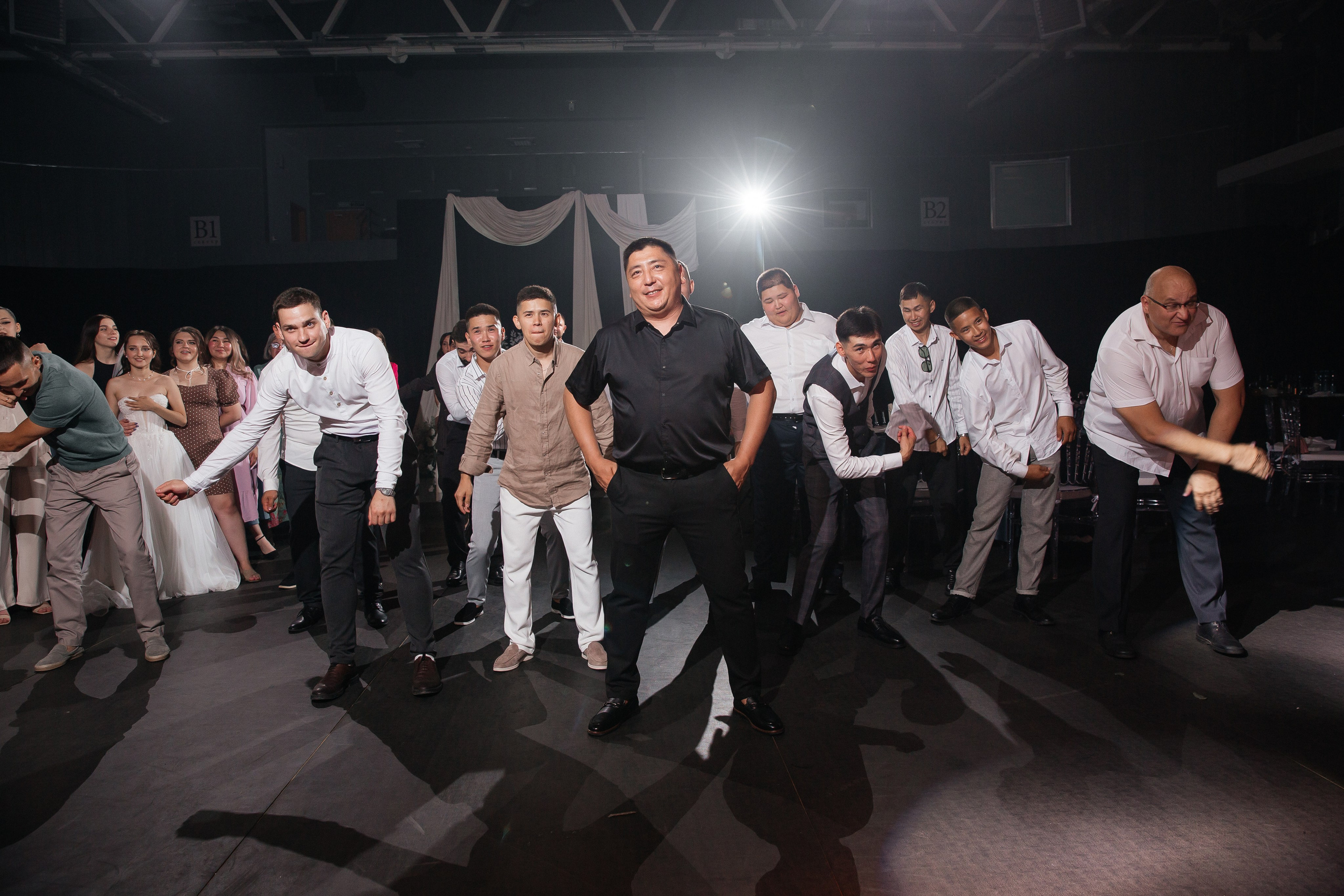 Уютная свадьба — Аскар и Катя на Марсовом поле. Свадебный фотограф в Оренбурге Илья Володьков