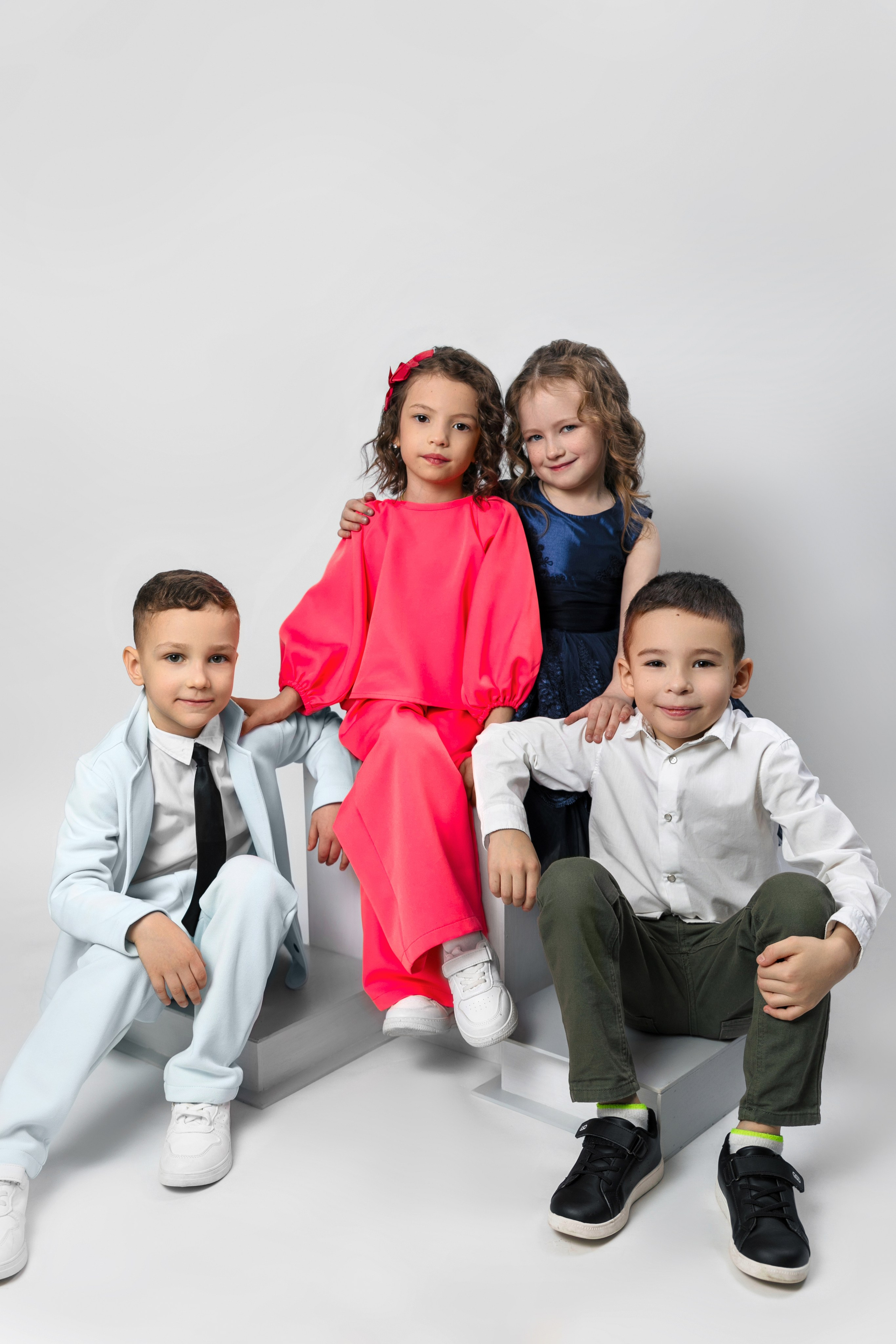 Выпускные альбомы. Akhmadeevmedia.ru