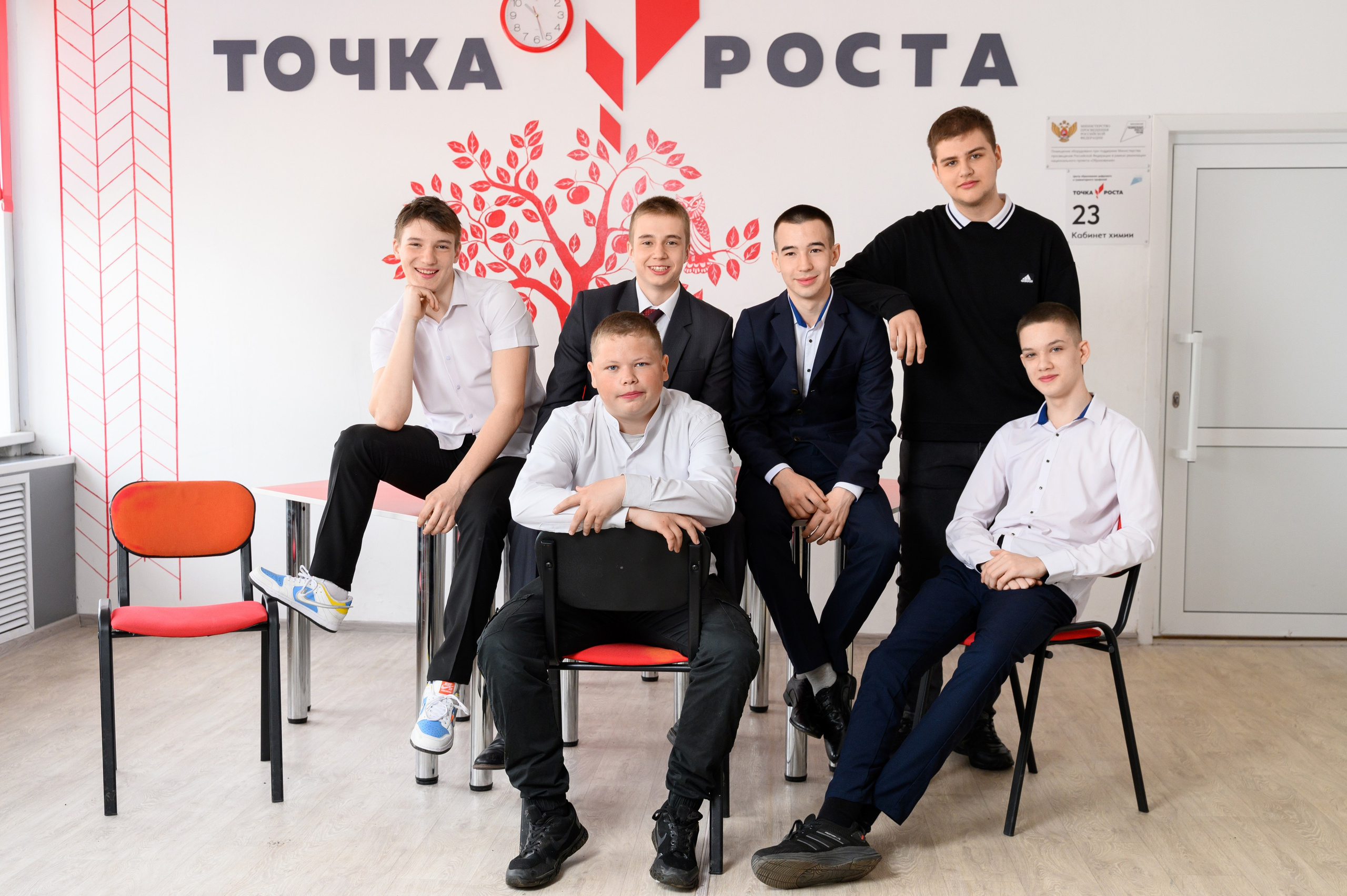 АСОШ № 1, 9А класс. Фотоальбомы для выпускников школ и детских садов в Республике Алтай и за её пределами