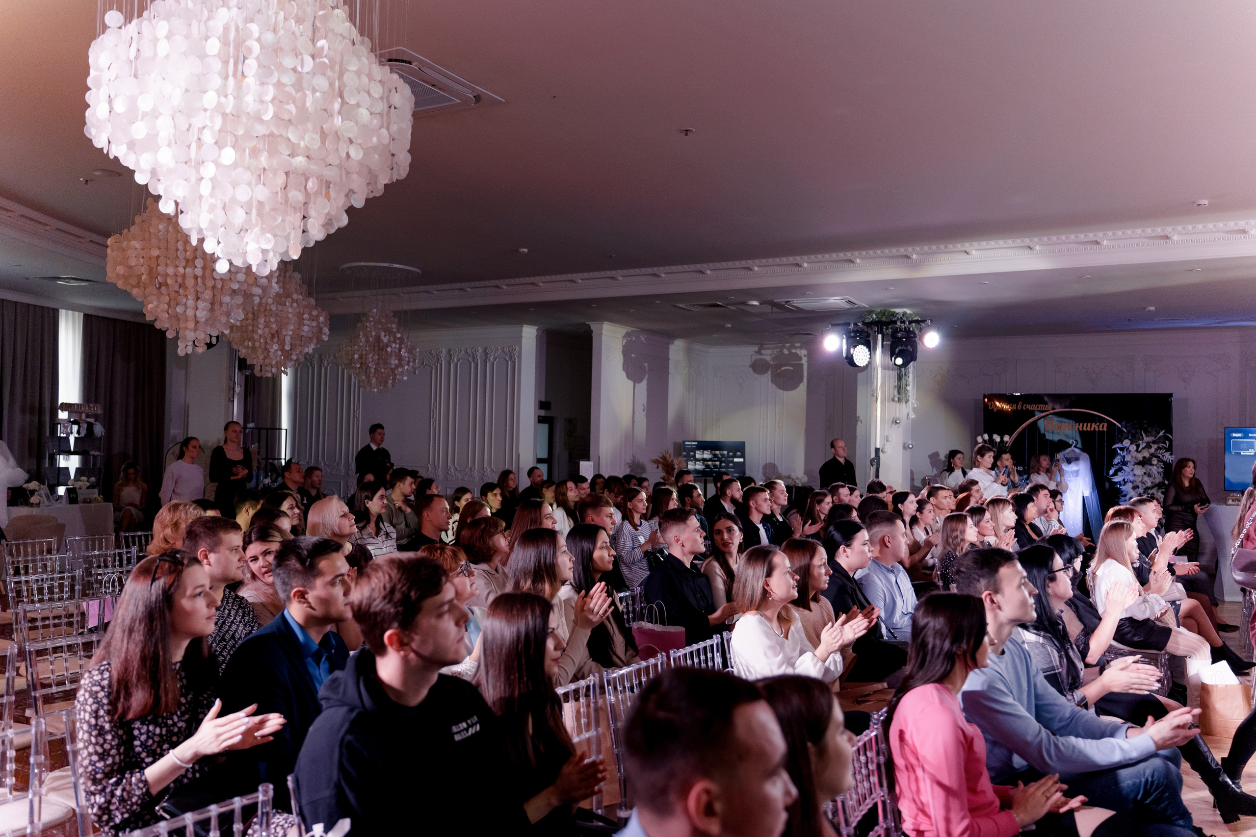 Выставка свадебных специалистов «Свадьба на 1000%». Свадебный фотограф в Санкт-Петербурге