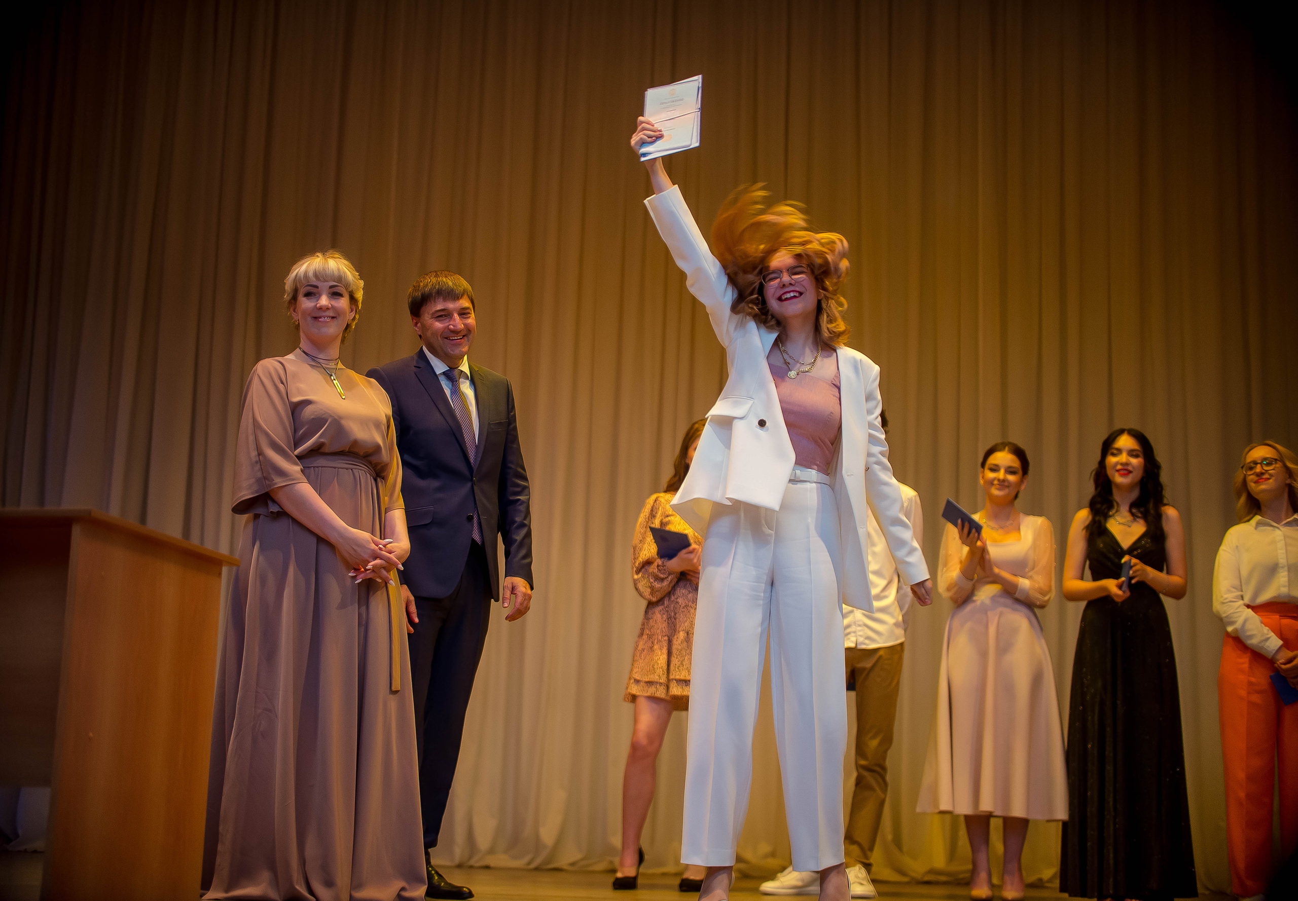 Выпускной Виолетты в Губернии, Новочеркасск, 6-школа, 11-Б. Арт-фотограф Евгений Матвиенко