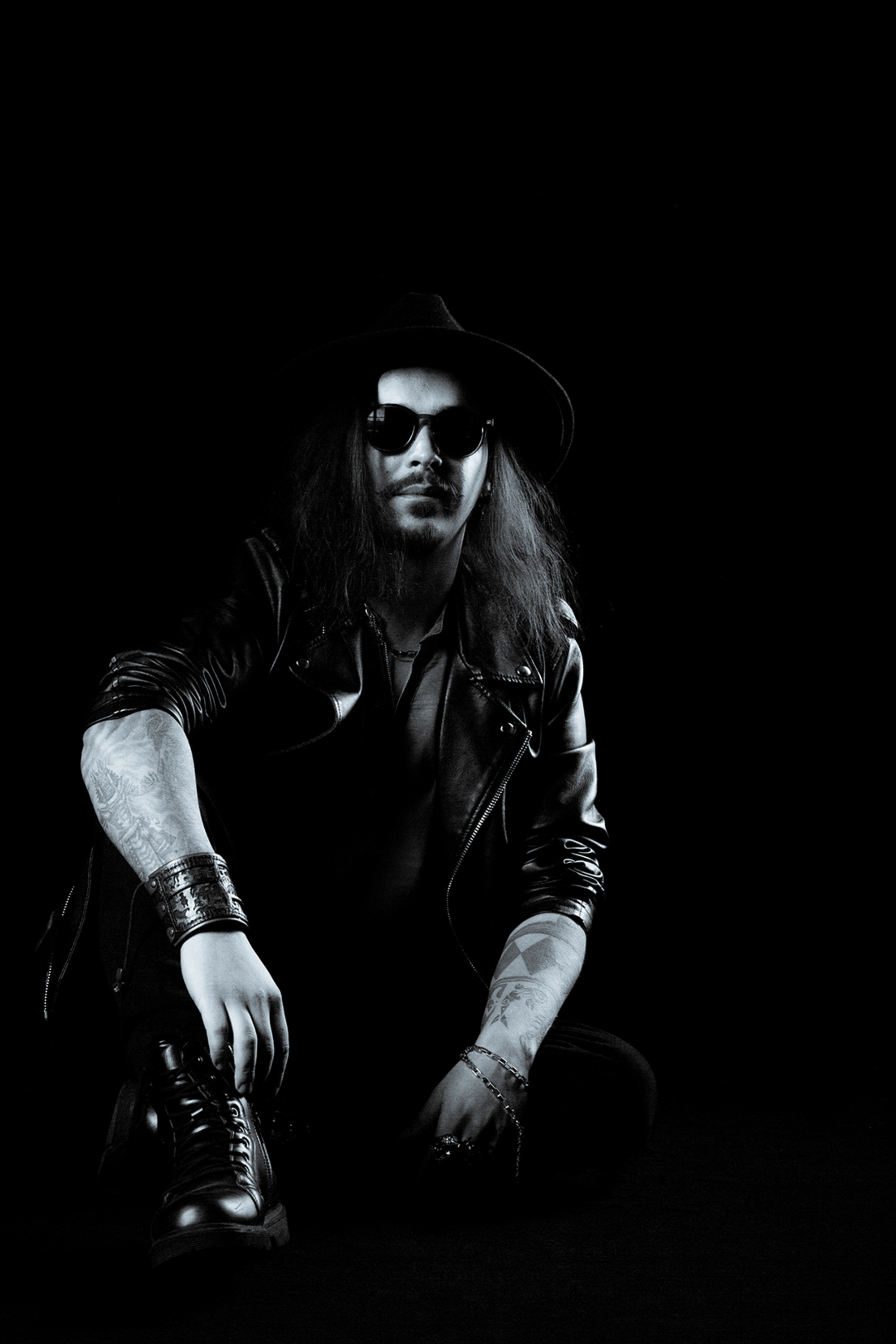 Денис. Съёмка в низком ключе. Фотограф Владивосток