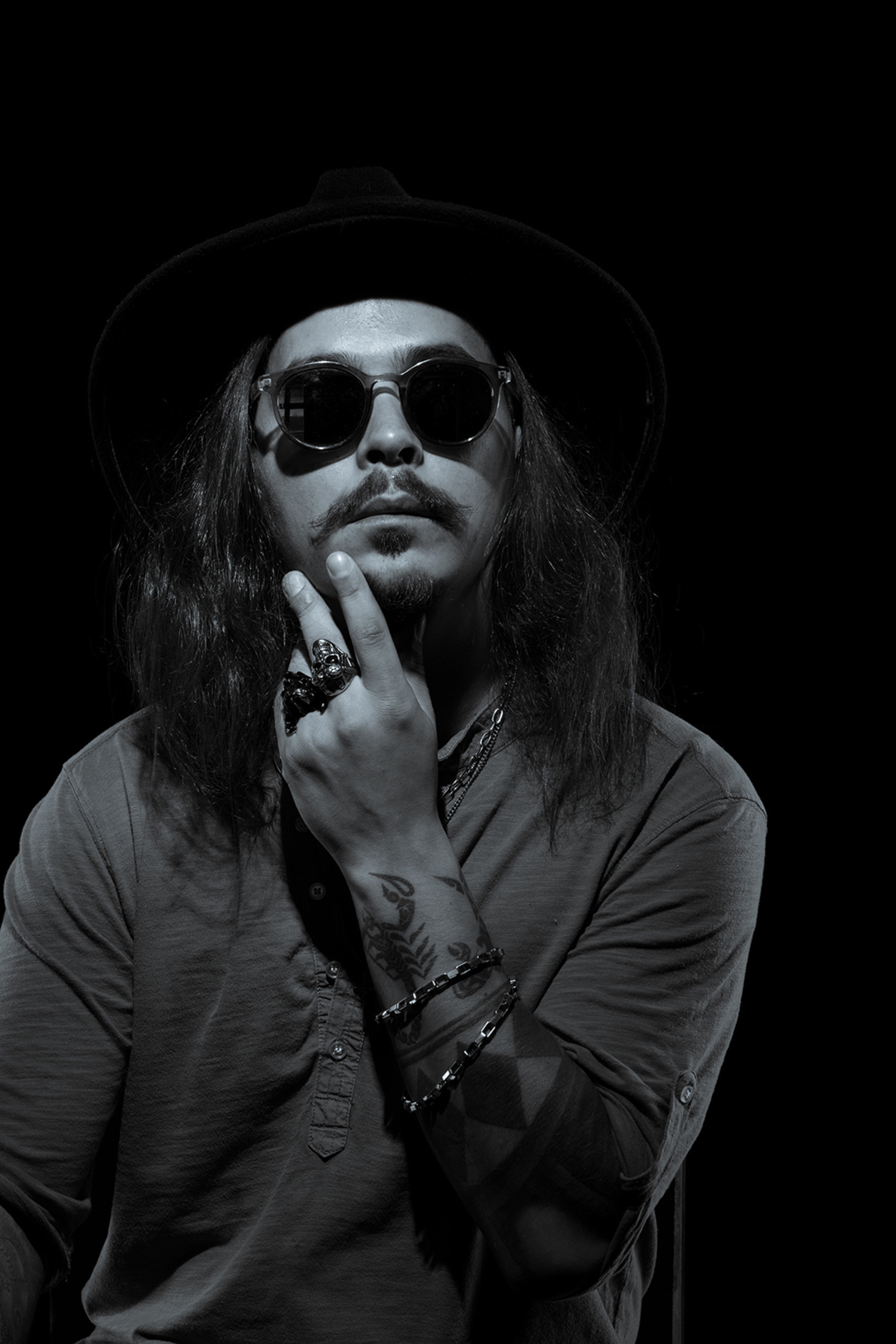 Денис. Съёмка в низком ключе. Фотограф Владивосток