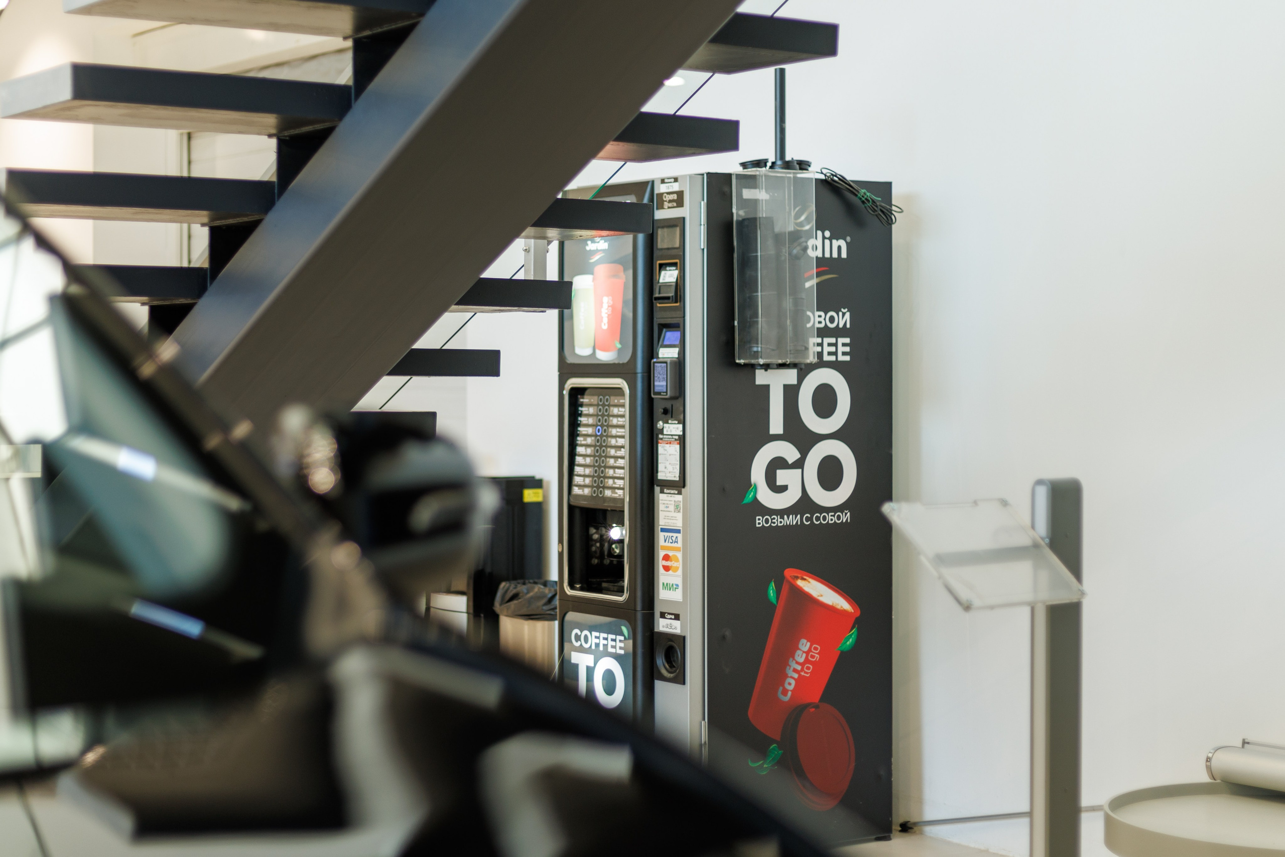 Фото для автомобильного дилерского центра в СПб