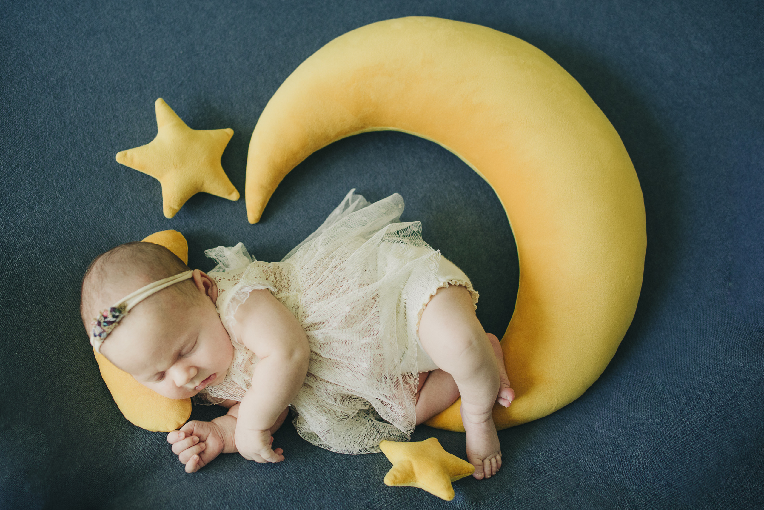 Съёмка девочки с улыбкой. Фотограф в Москве новорожденные свадьбы семьи Дарья Ларионова