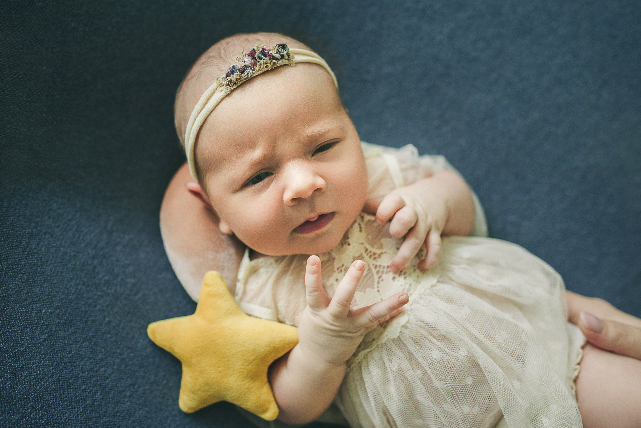 Съёмка девочки с улыбкой. Фотограф в Москве новорожденные свадьбы семьи Дарья Ларионова
