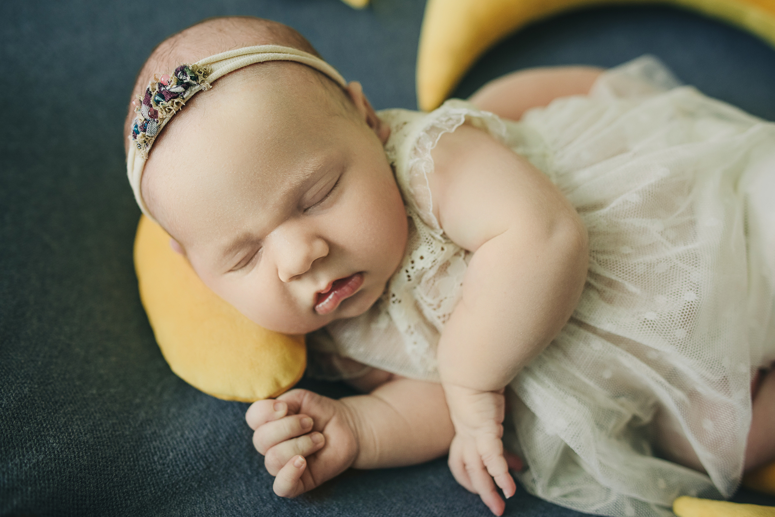 Съёмка девочки с улыбкой. Фотограф в Москве новорожденные свадьбы семьи Дарья Ларионова