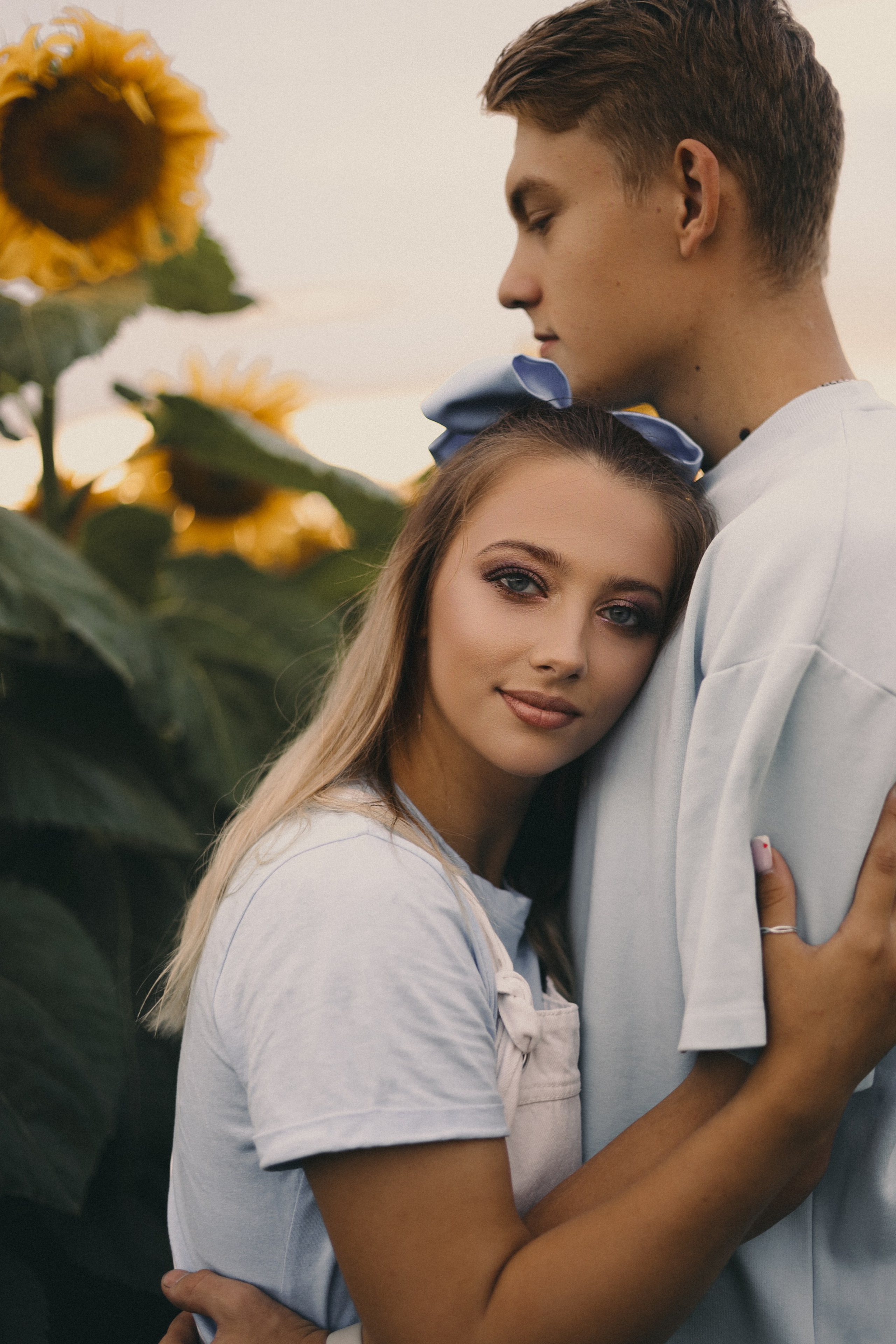 Михаил и Валерия | Подсолнухи. Фотограф Мария Лаенко