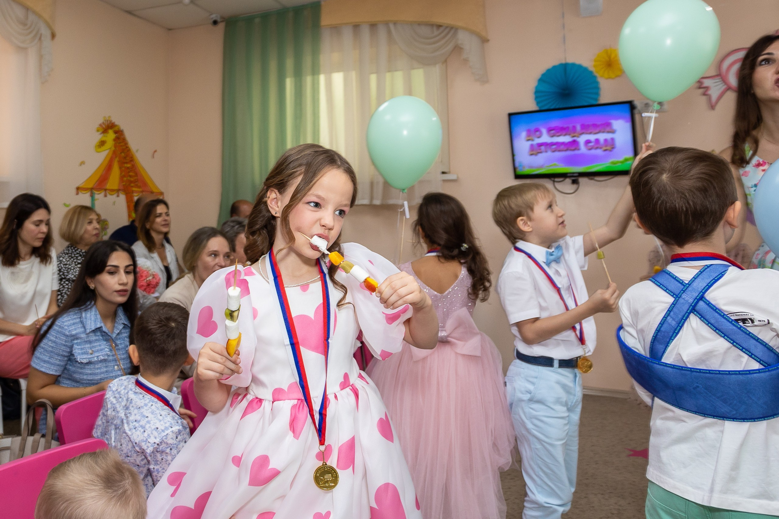 Выпускной Детский сад, 2 часа, 8000. Выпускные альбомы Майкоп, Краснодар Елена Золотарева