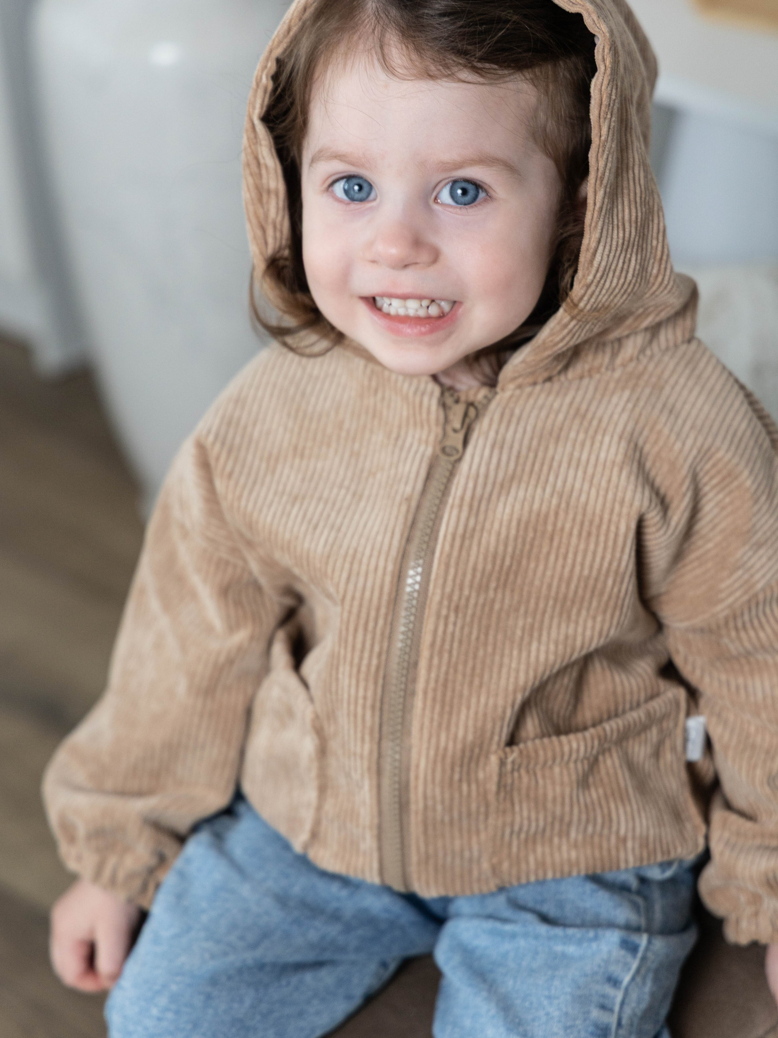 Детская ветровка. Фотограф для маркетплейсов, фотоуслуги в Жуковском Татьяна Марсуверских