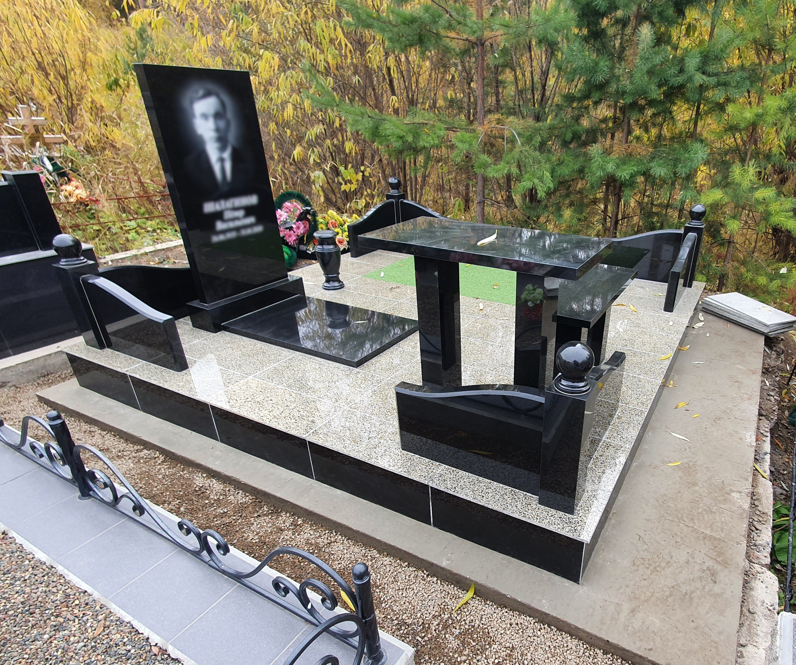 Благоустройство (наши работы). ГРАНИТ26 Ритуальные услуги Железногорск. Благоустройство могил, продажа памятников