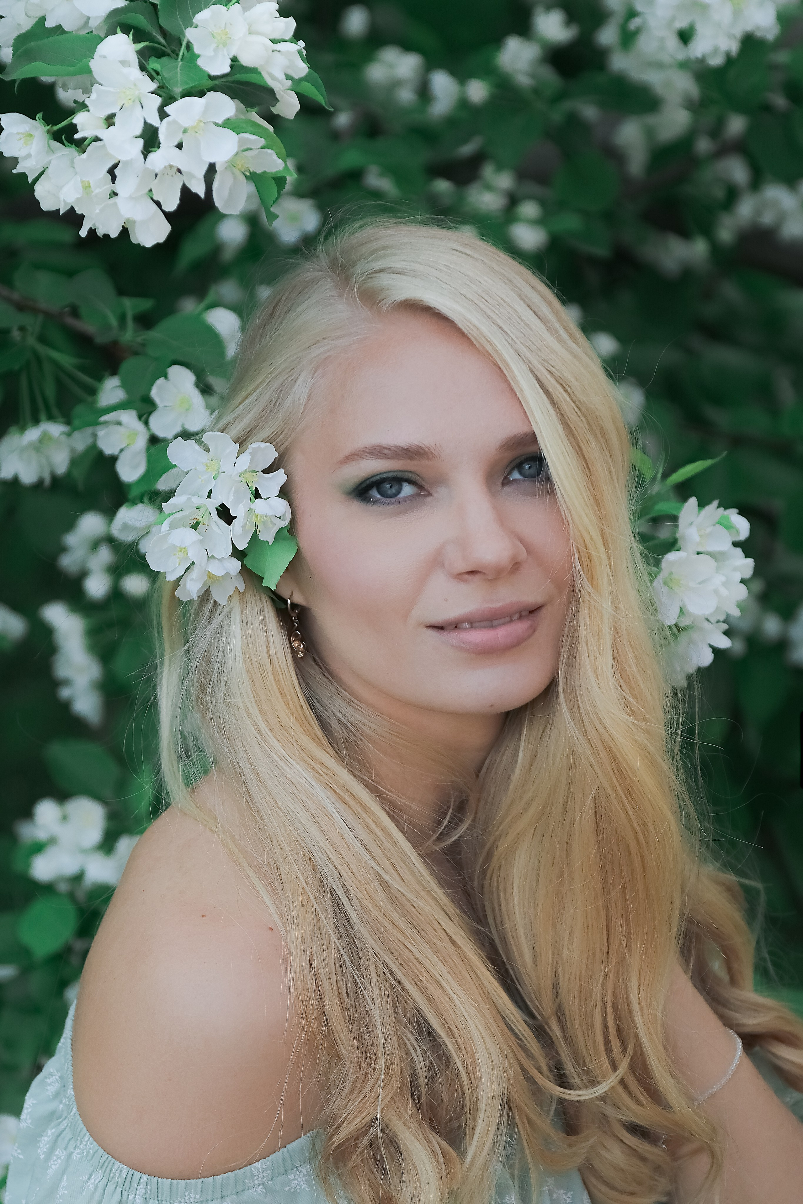 Любовь и цветущая яблоня. Портретный и пейзажный фотограф Никита Павлов