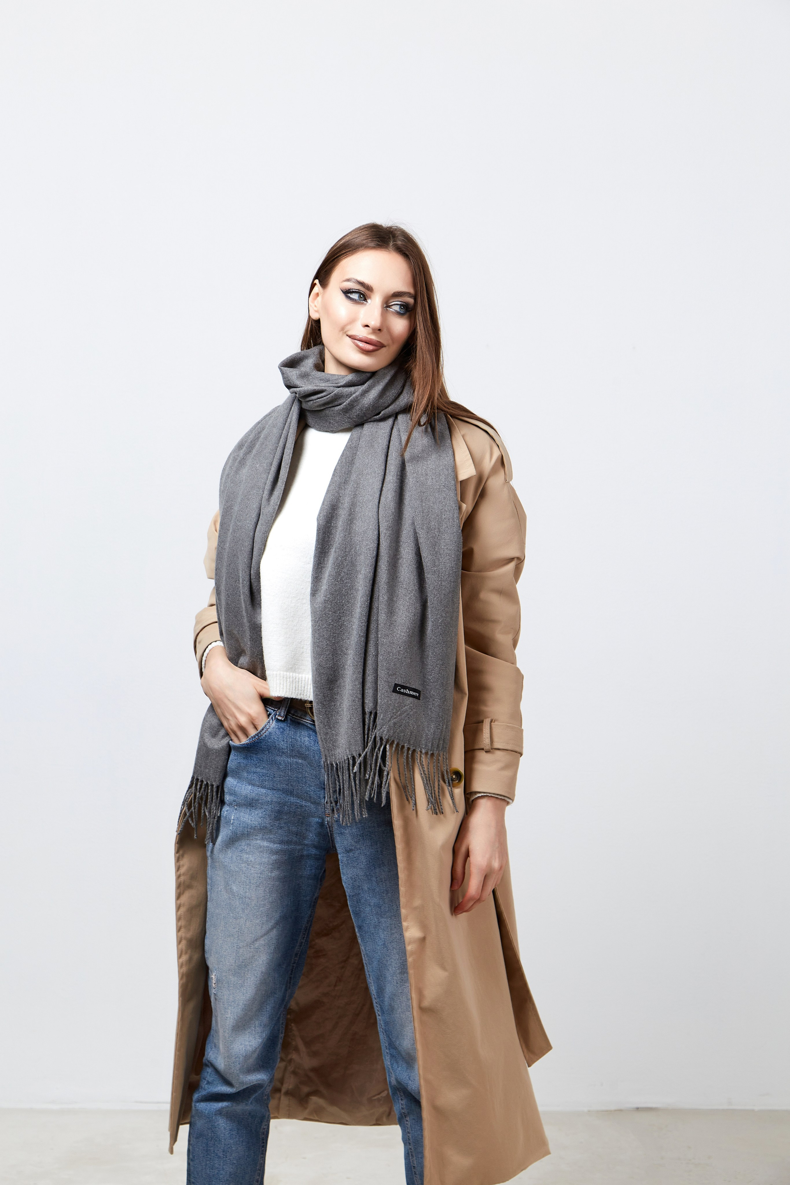 Фотосессия женских шарфы. Фотограф Руслан Потапов в Краснодаре