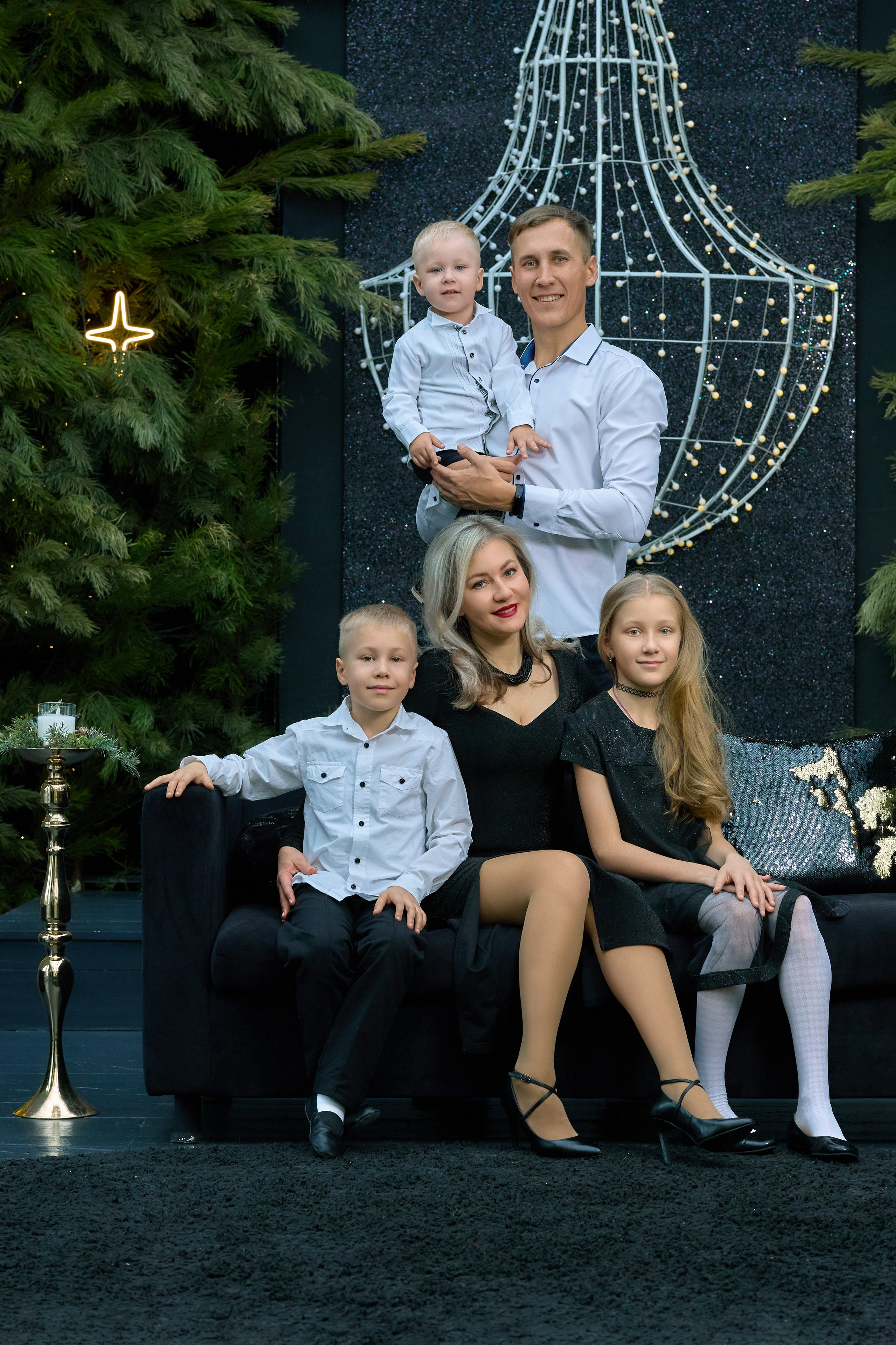 Семейная студийная новогодняя фотосессия. Владимир Суздалов (ProMaXe) — Портретный фотограф, тематические фотосессии в Чебоксарах