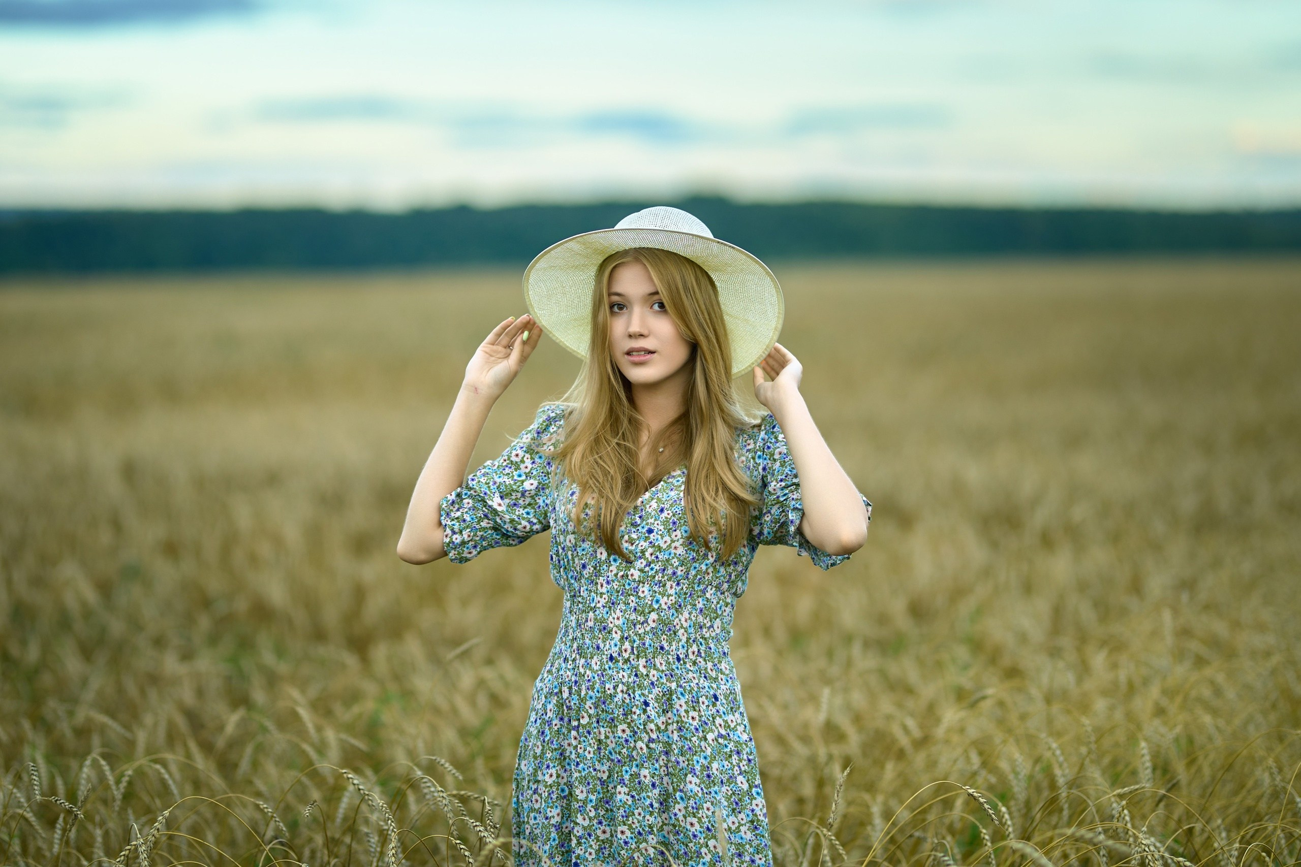 Фотосессия в пшеничном поле и сеном. Владимир Суздалов (ProMaXe) — Портретный фотограф, тематические фотосессии в Чебоксарах