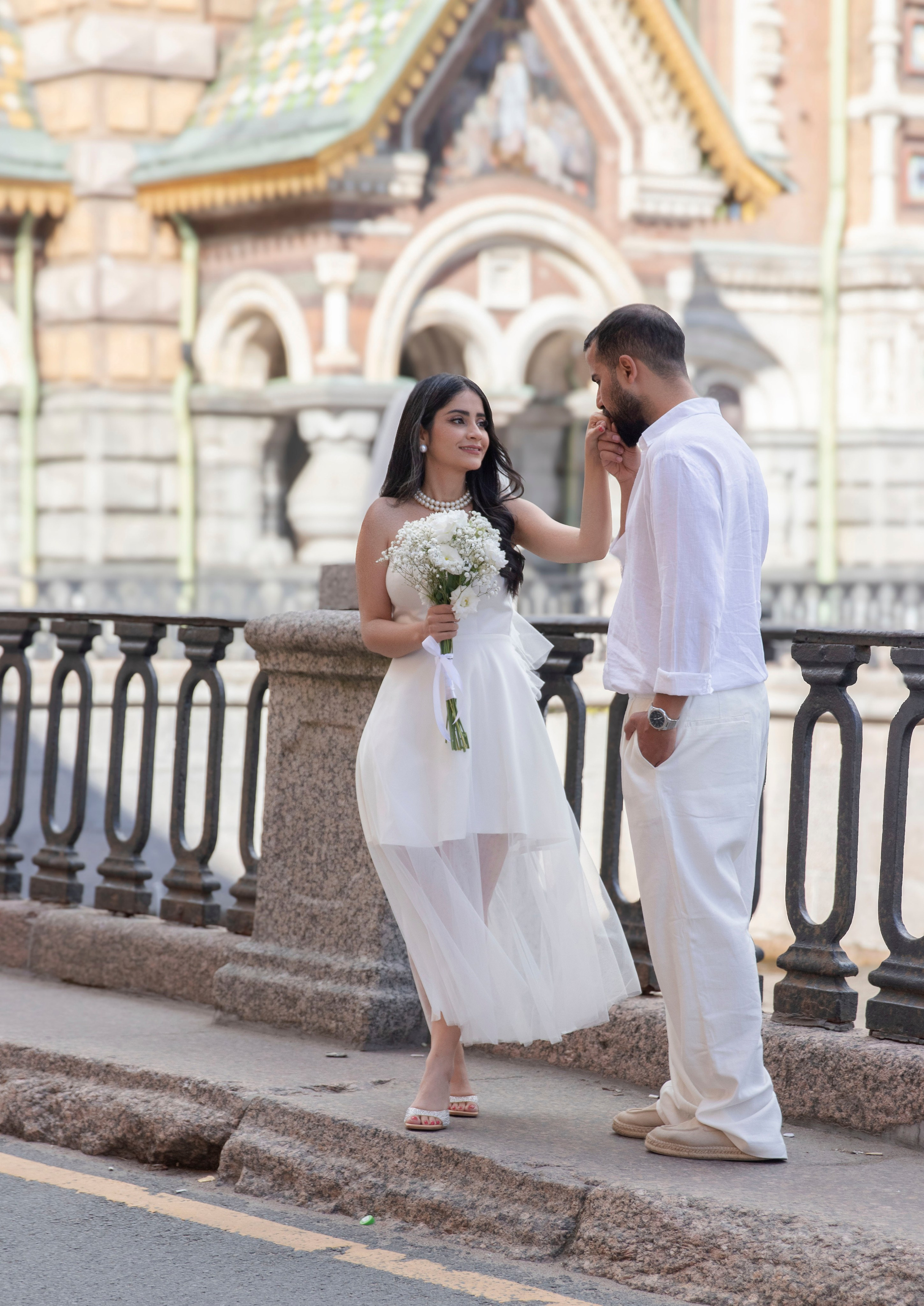 Свадебная прогулка Иранской пары по городу. Портретный фотограф в Санкт-Петербурге Савельева Ольга
