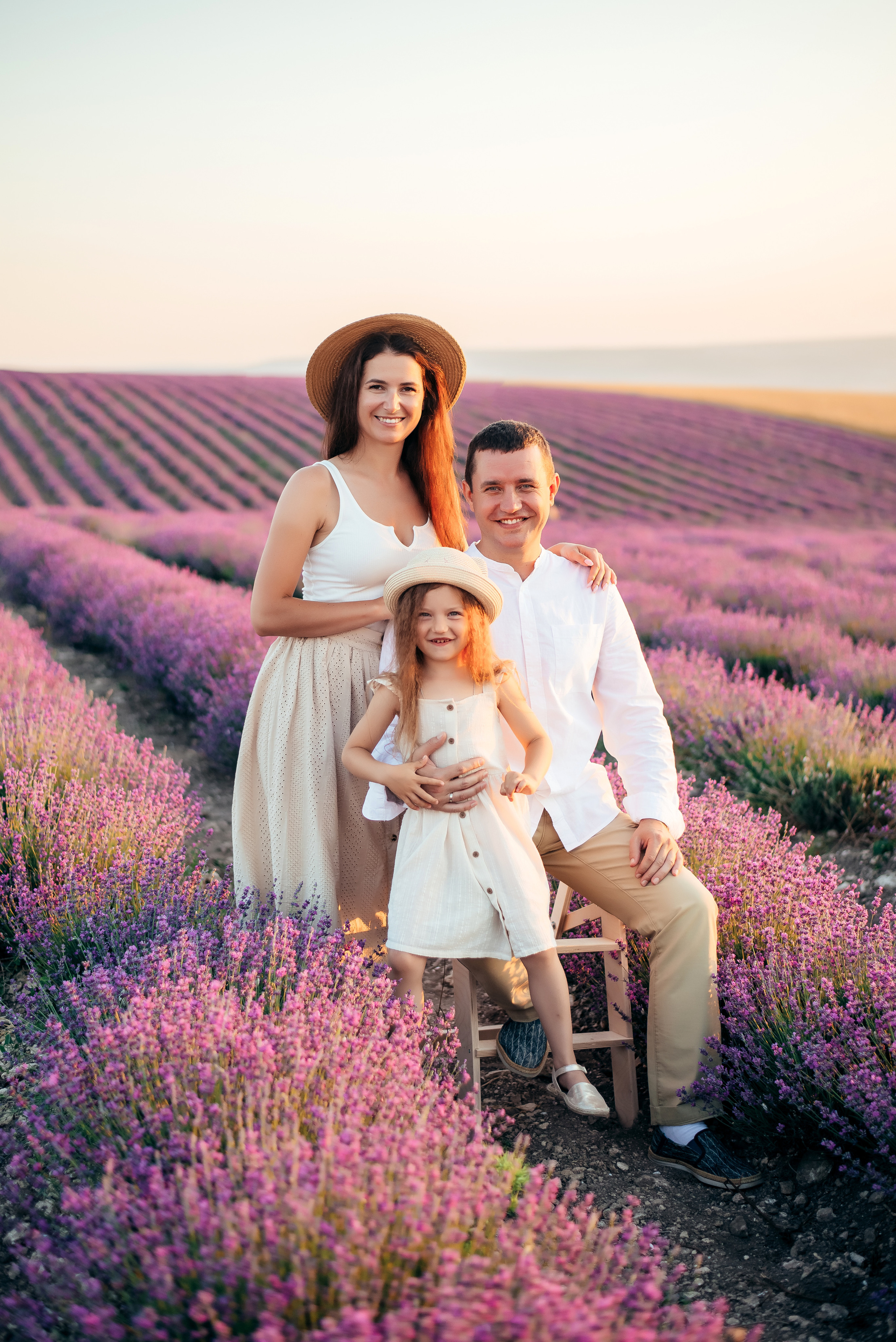 Семейная фотосессия в лавандовом поле. Свадебный и семейный фотограф в Симферополе Дарья Маркова