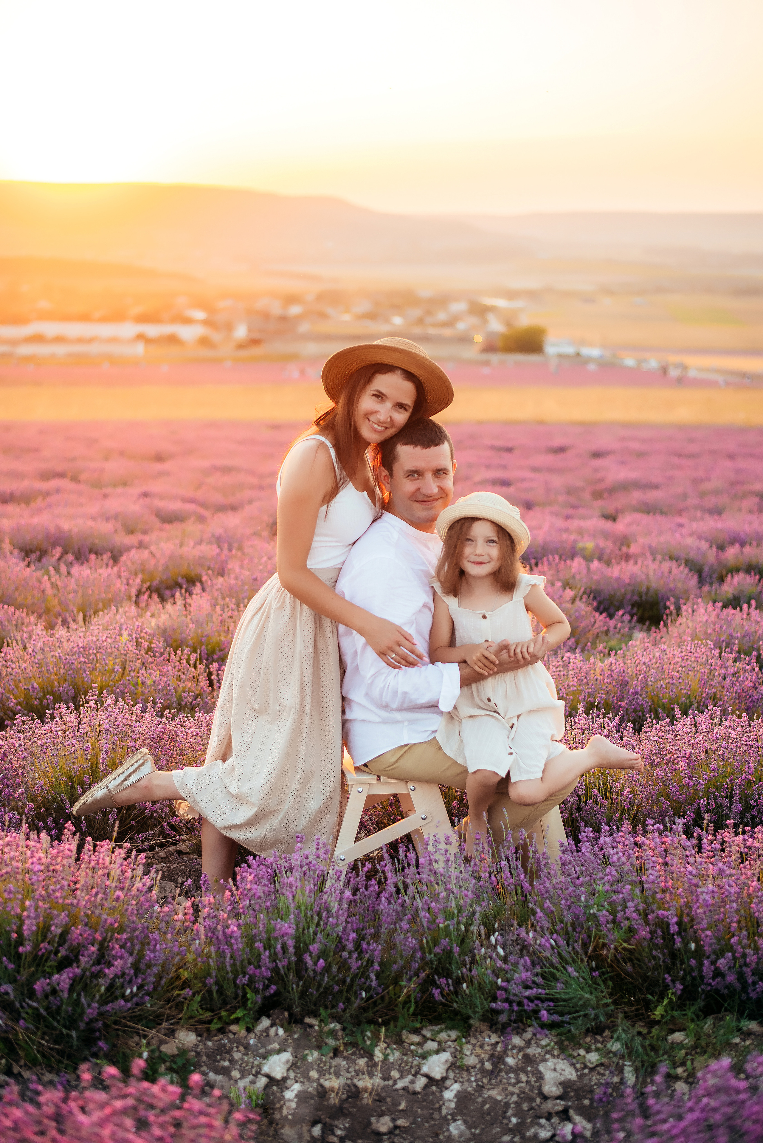 Семейная фотосессия в лавандовом поле. Свадебный и семейный фотограф в Симферополе Дарья Маркова