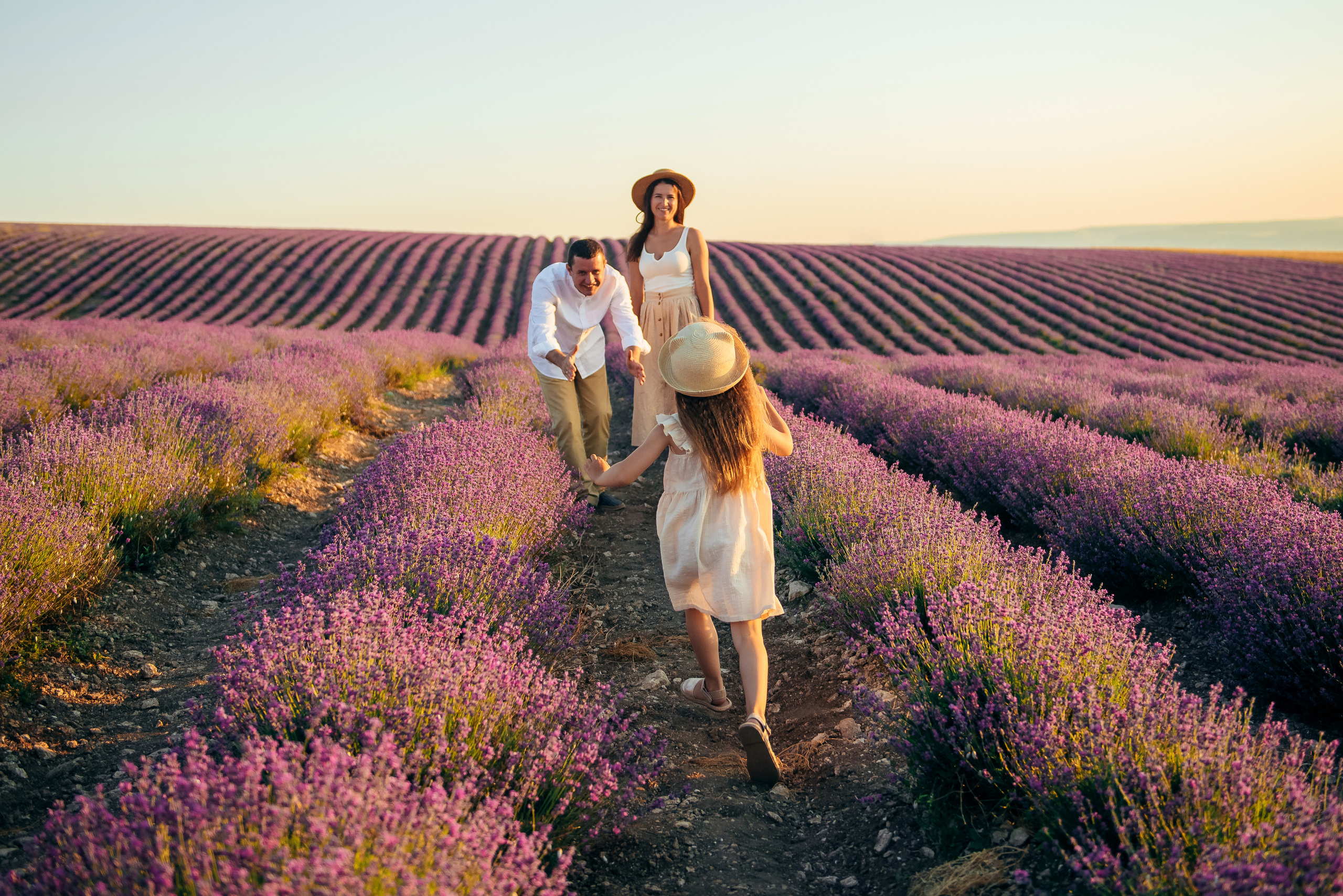 Семейная фотосессия в лавандовом поле. Свадебный и семейный фотограф в Симферополе Дарья Маркова