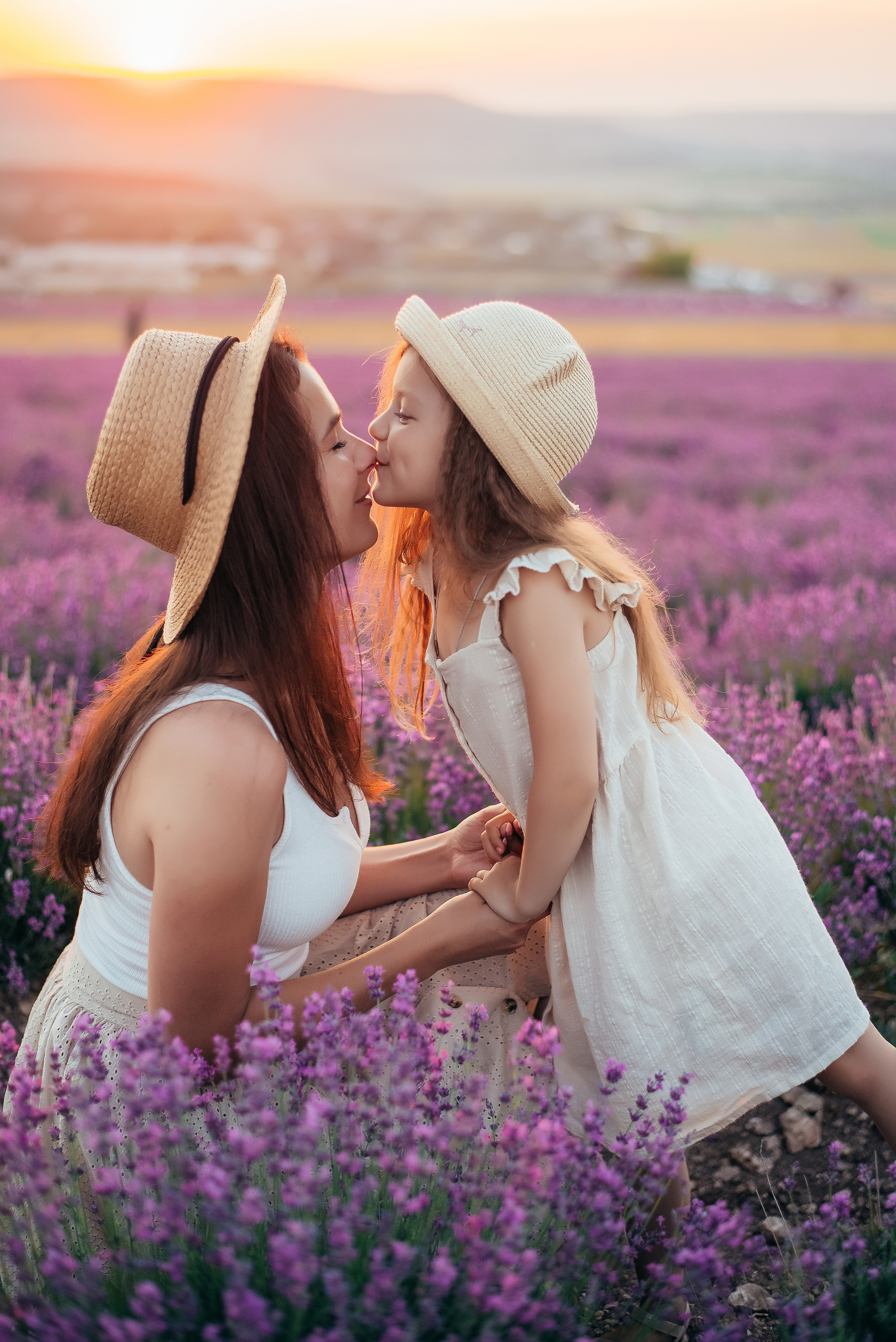 Семейная фотосессия в лавандовом поле. Свадебный и семейный фотограф в Симферополе Дарья Маркова