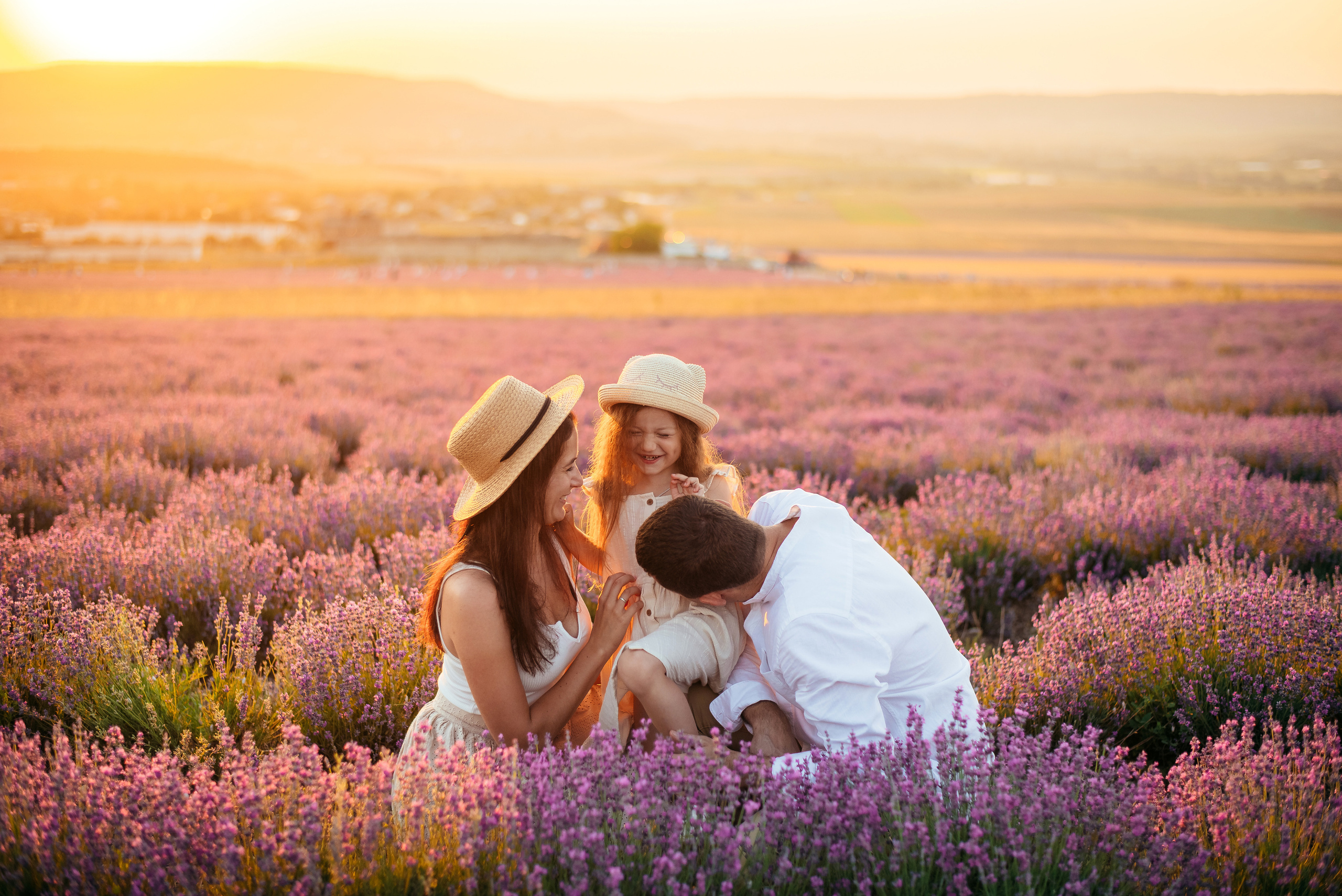 Семейная фотосессия в лавандовом поле. Свадебный и семейный фотограф в Симферополе Дарья Маркова