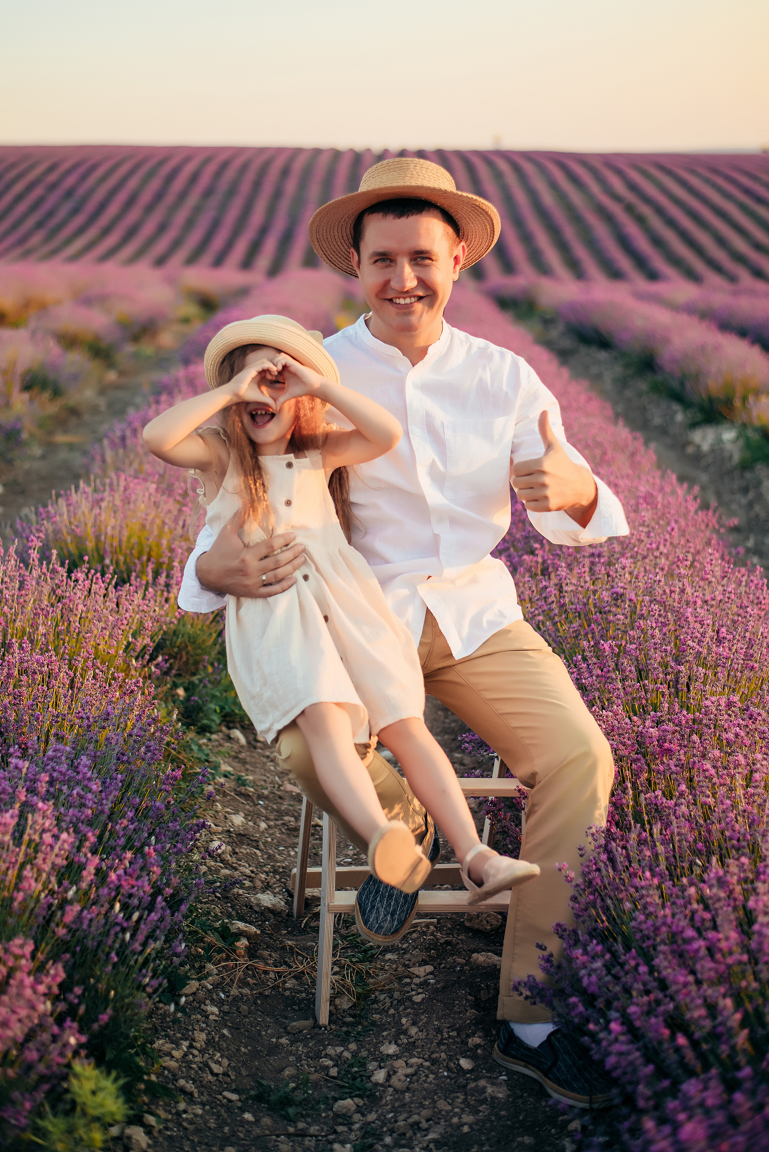Семейная фотосессия в лавандовом поле. Свадебный и семейный фотограф в Симферополе Дарья Маркова