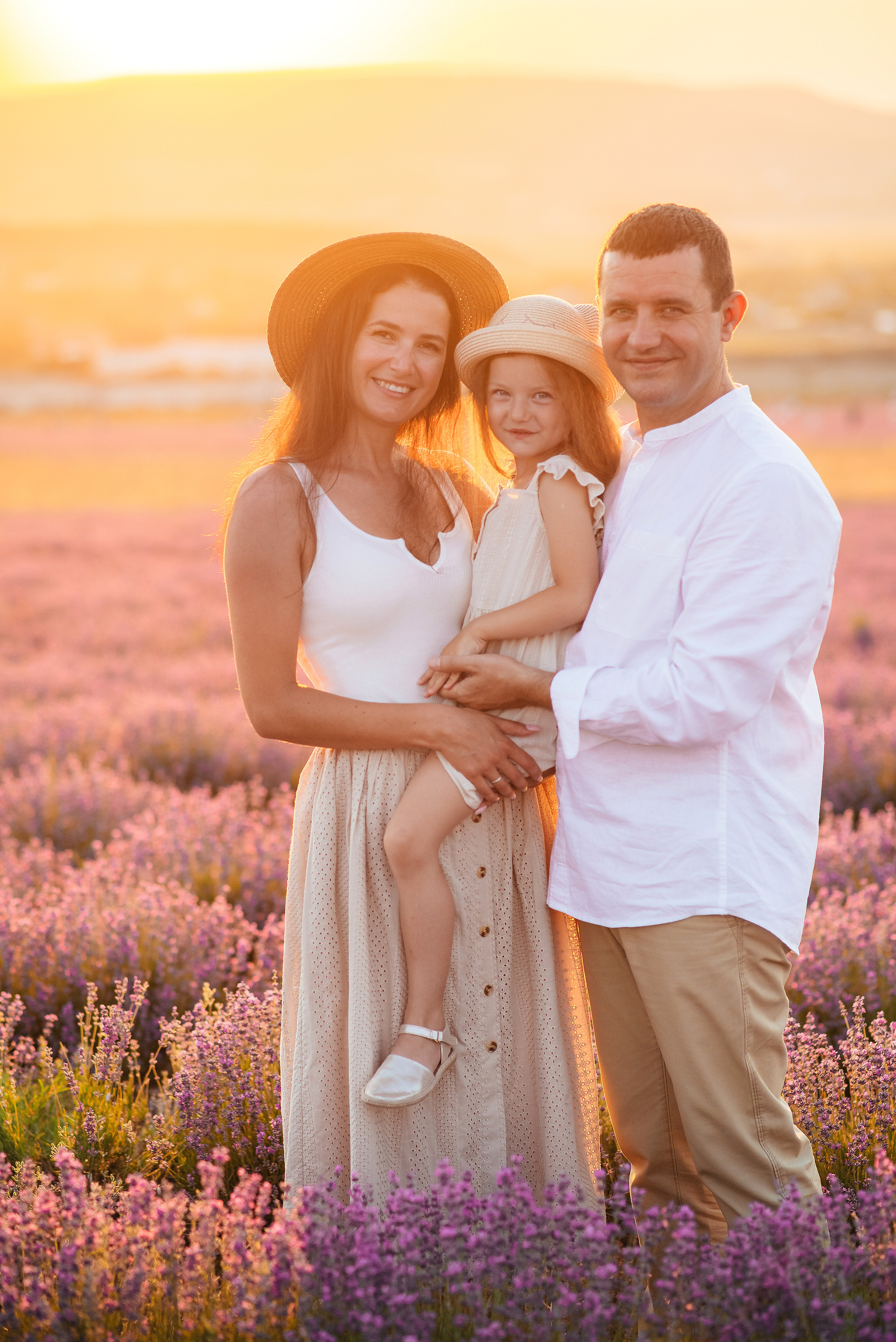 Семейная фотосессия в лавандовом поле. Свадебный и семейный фотограф в Симферополе Дарья Маркова