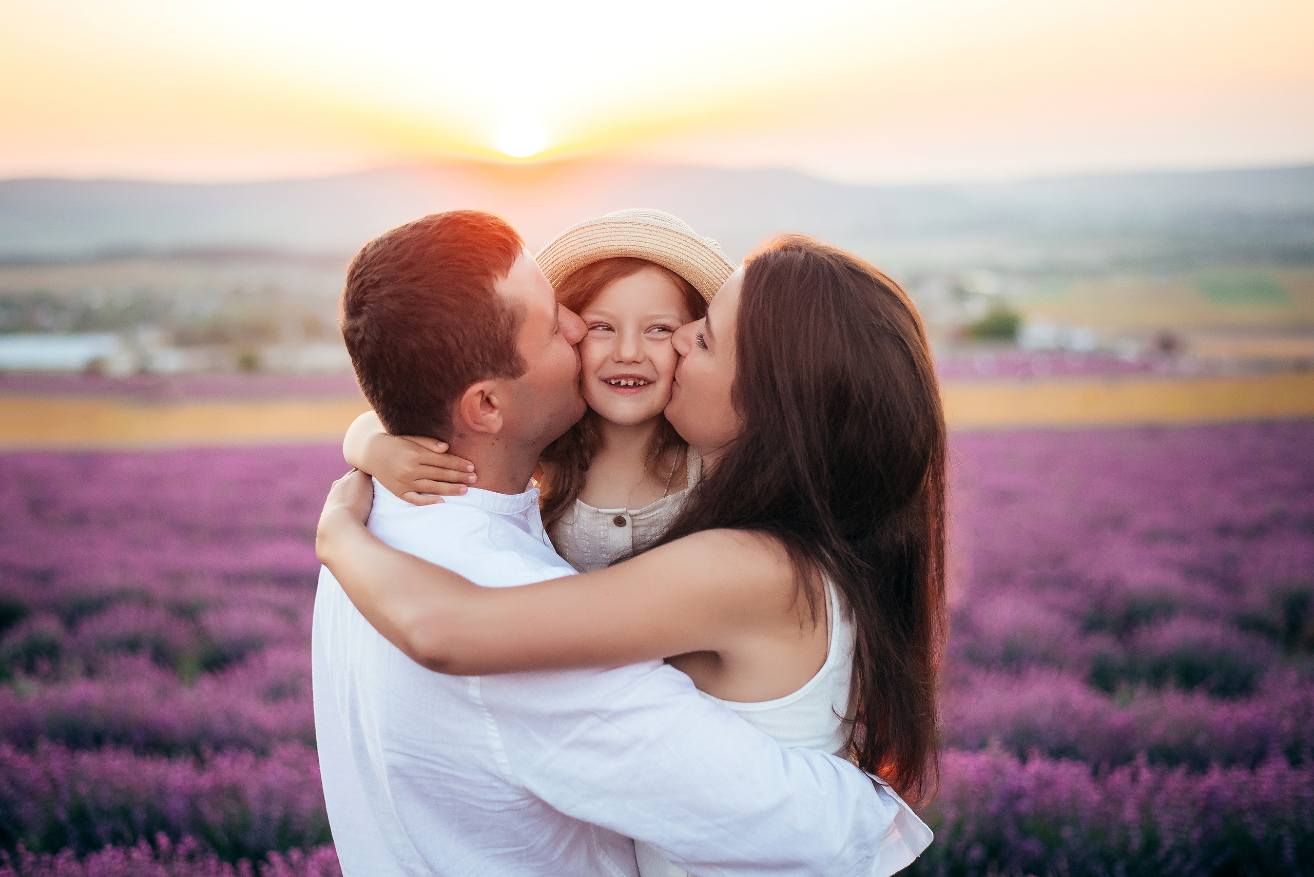 Семейная фотосессия в лавандовом поле. Свадебный и семейный фотограф в Симферополе Дарья Маркова