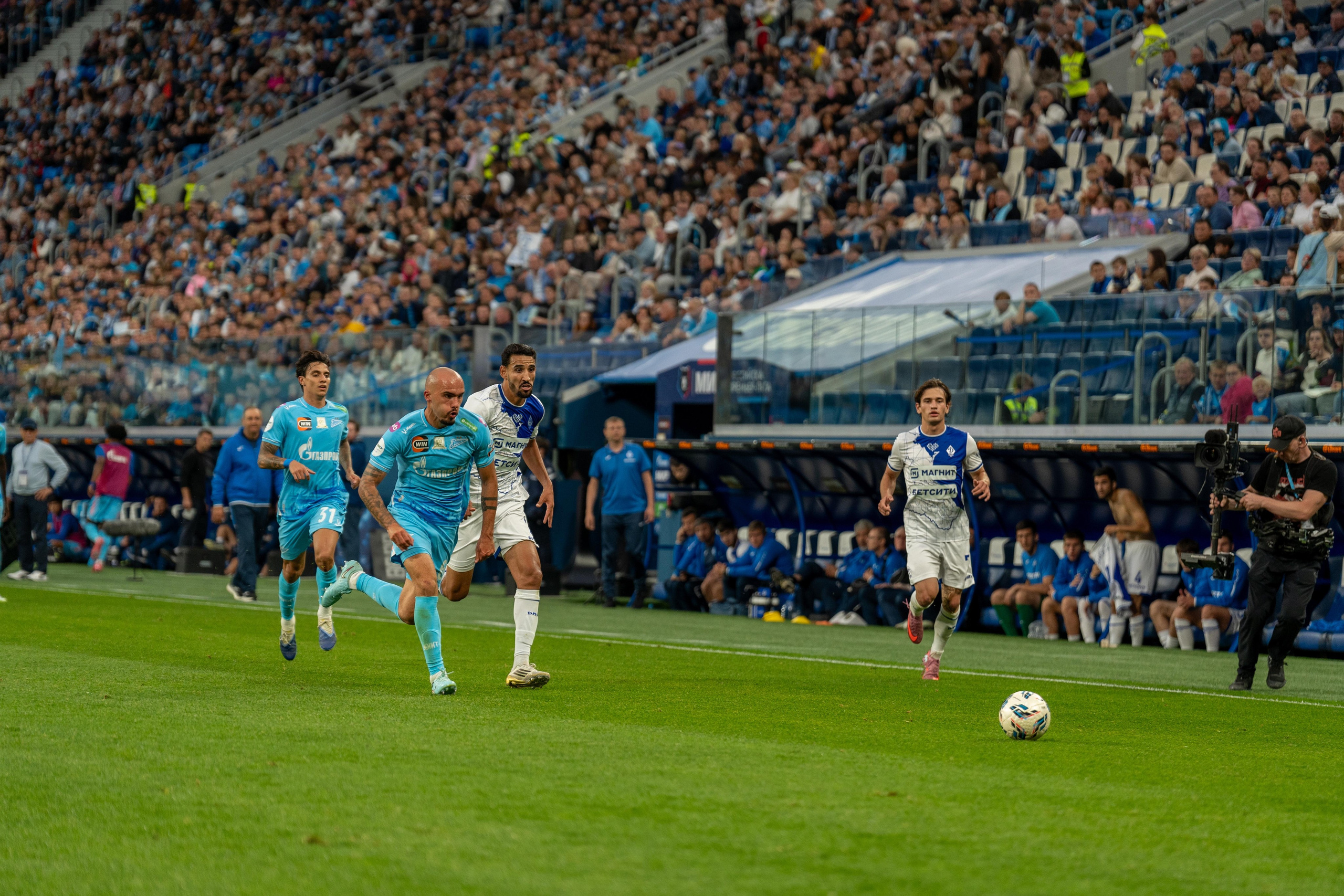 Динамичное фото атаки Зенита на Газпром Арене, спортивный фотограф Санкт-Петербург