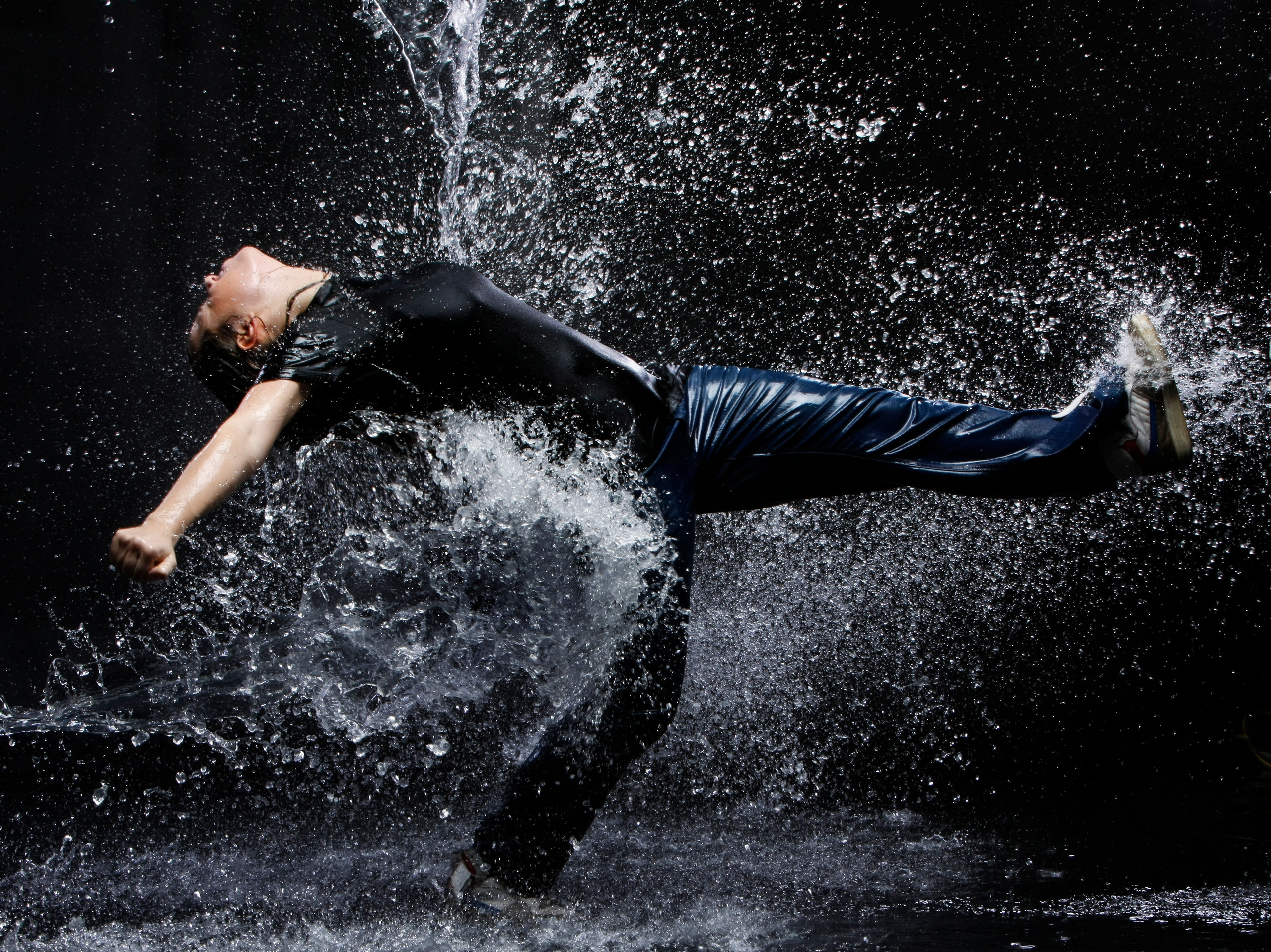 Серия: «AQUA — dances». Мультижанровый фотограф Дарья Strebog