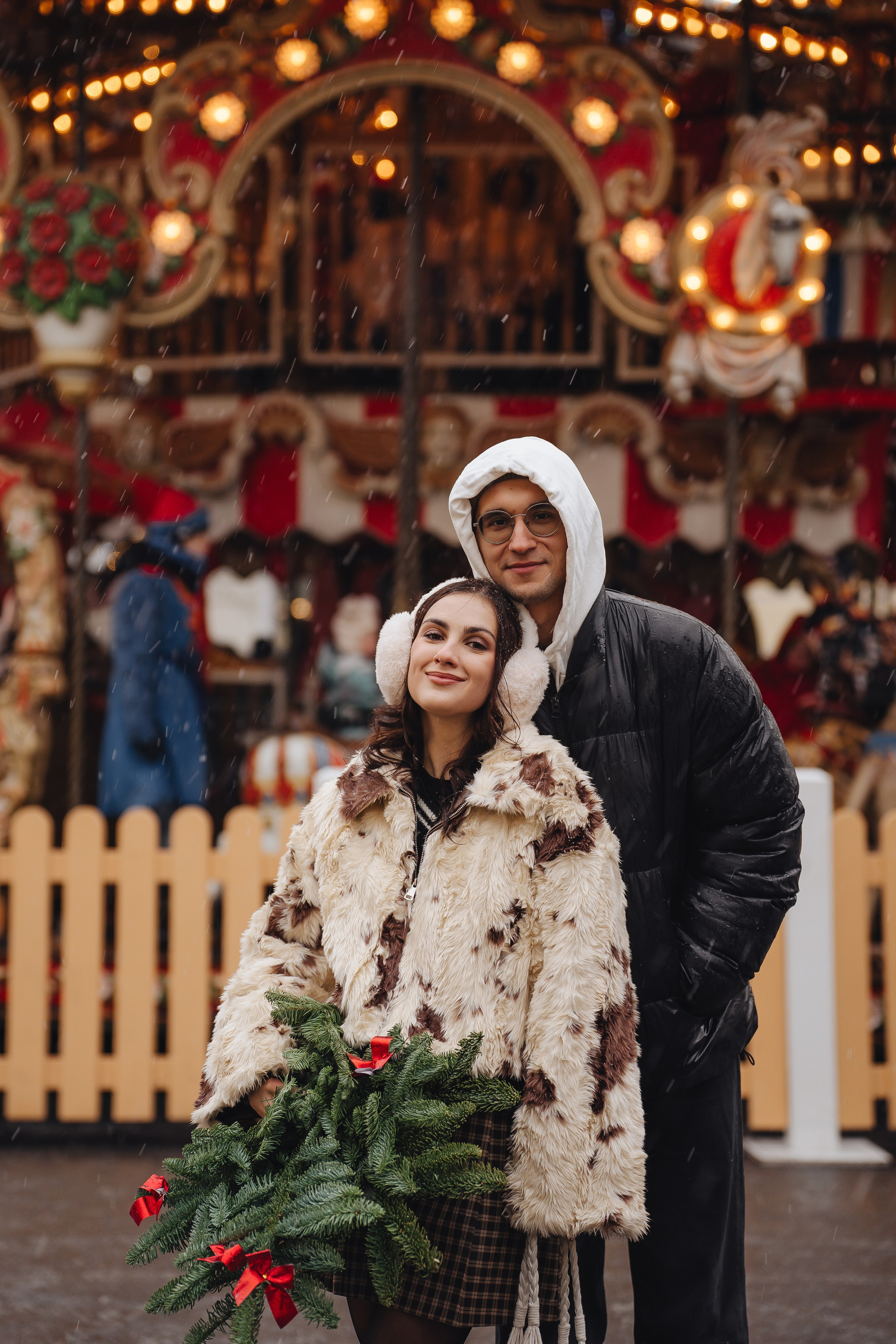 ПРОГУЛКА НА МАНЕЖНОЙ ПЛОЩАДИ ДЛЯ ДЕВУШКИ ПЕРЕД НОВЫМ ГОДОМ (НОВОГОДНЯЯ ФОТОСЕССИИЯ НА МАНЕЖНОЙ ПЛОЩАДИ). Профессиональный фотограф, Санкт-Петербург — Виктория Богомолова
