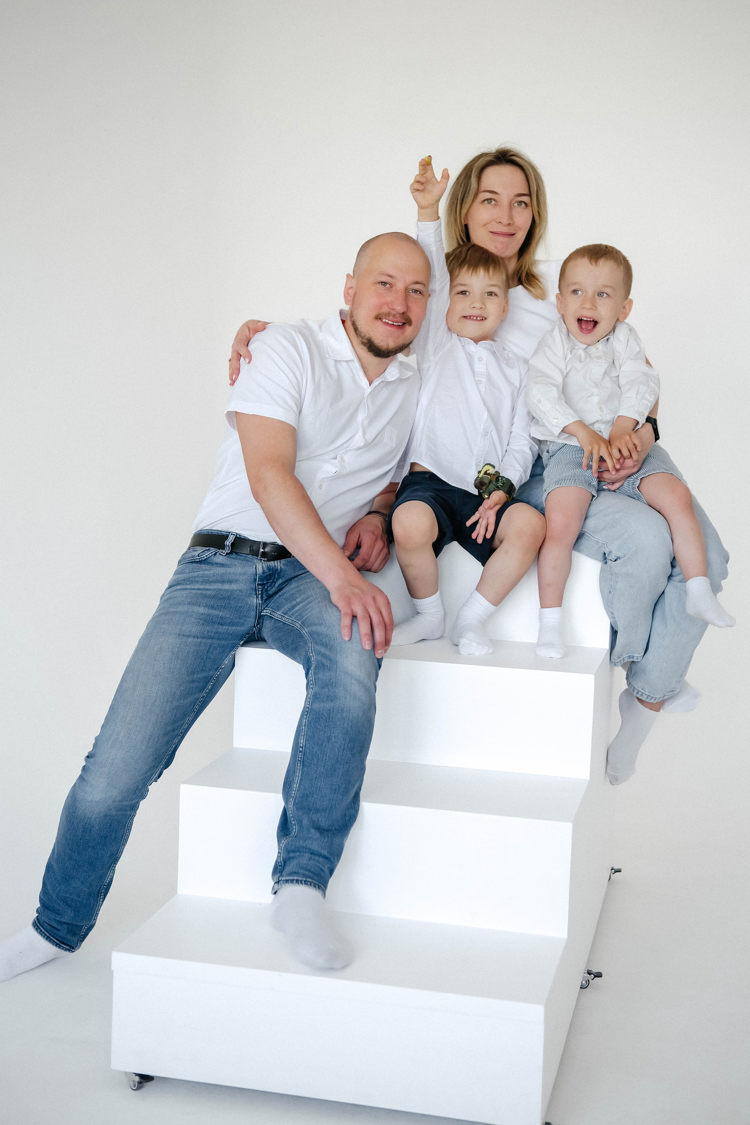 Большая семейная на циклораме. Главная