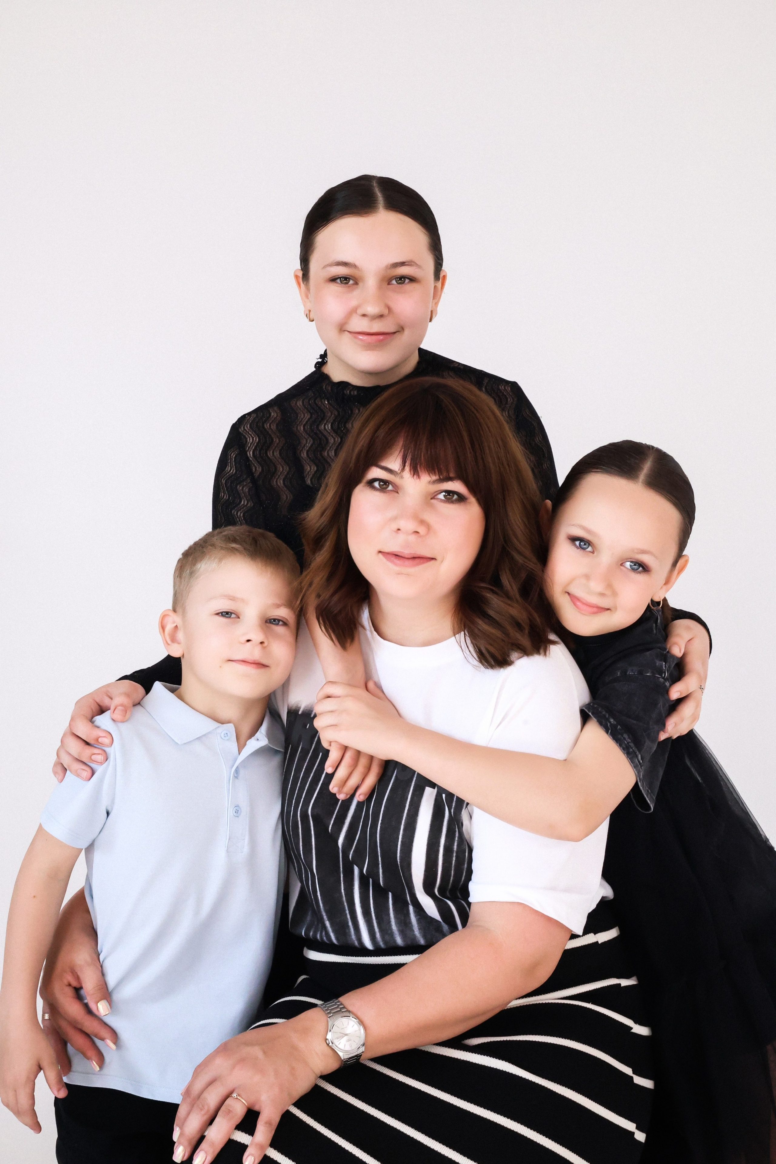 Анна и семья. Фотограф Елизавета Наумова